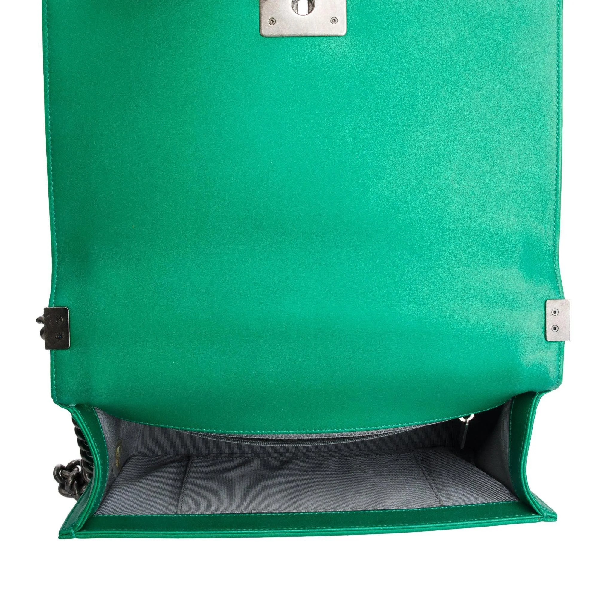 Chanel-Metallic-Green-Quilted-Calfskin-Leather-New-Medium-Boy-Bag-8.jpg