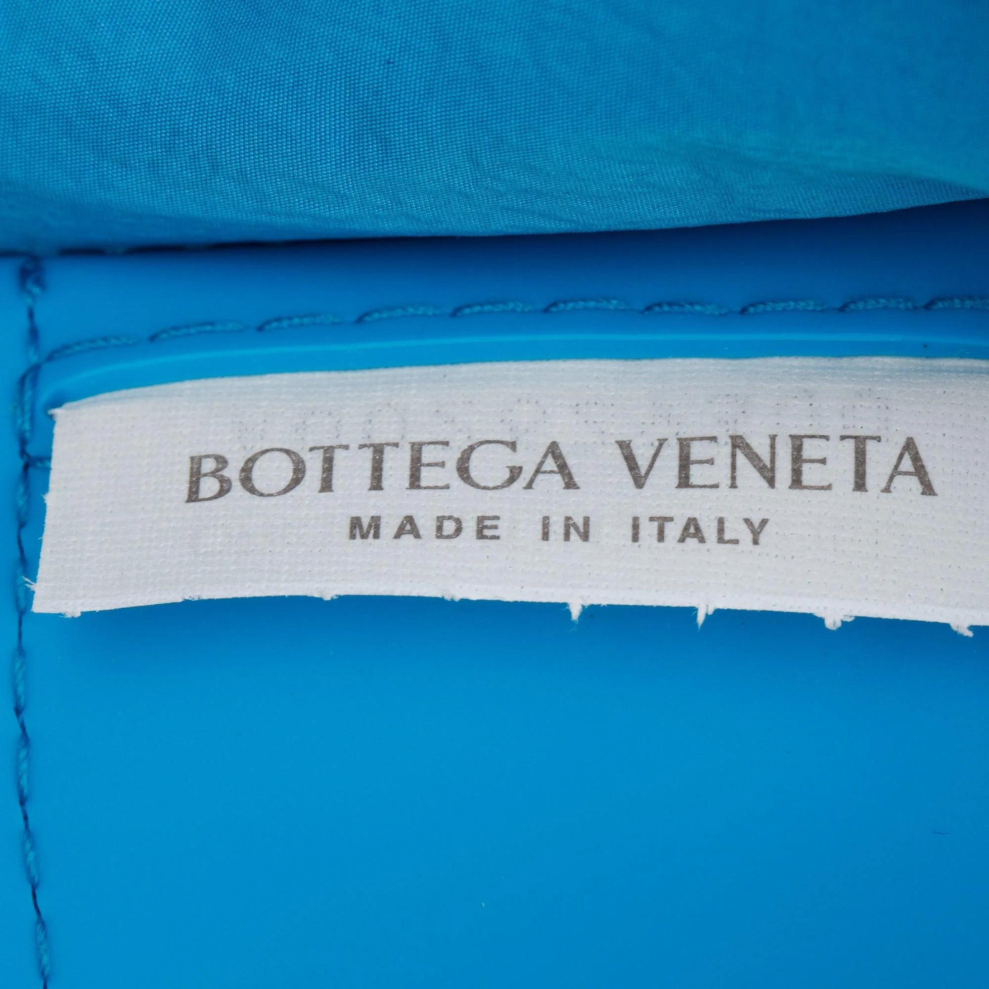 Bottega-Veneta-Blue-Leather-Intrecciato-Small-Cassette-Bag-8.jpg