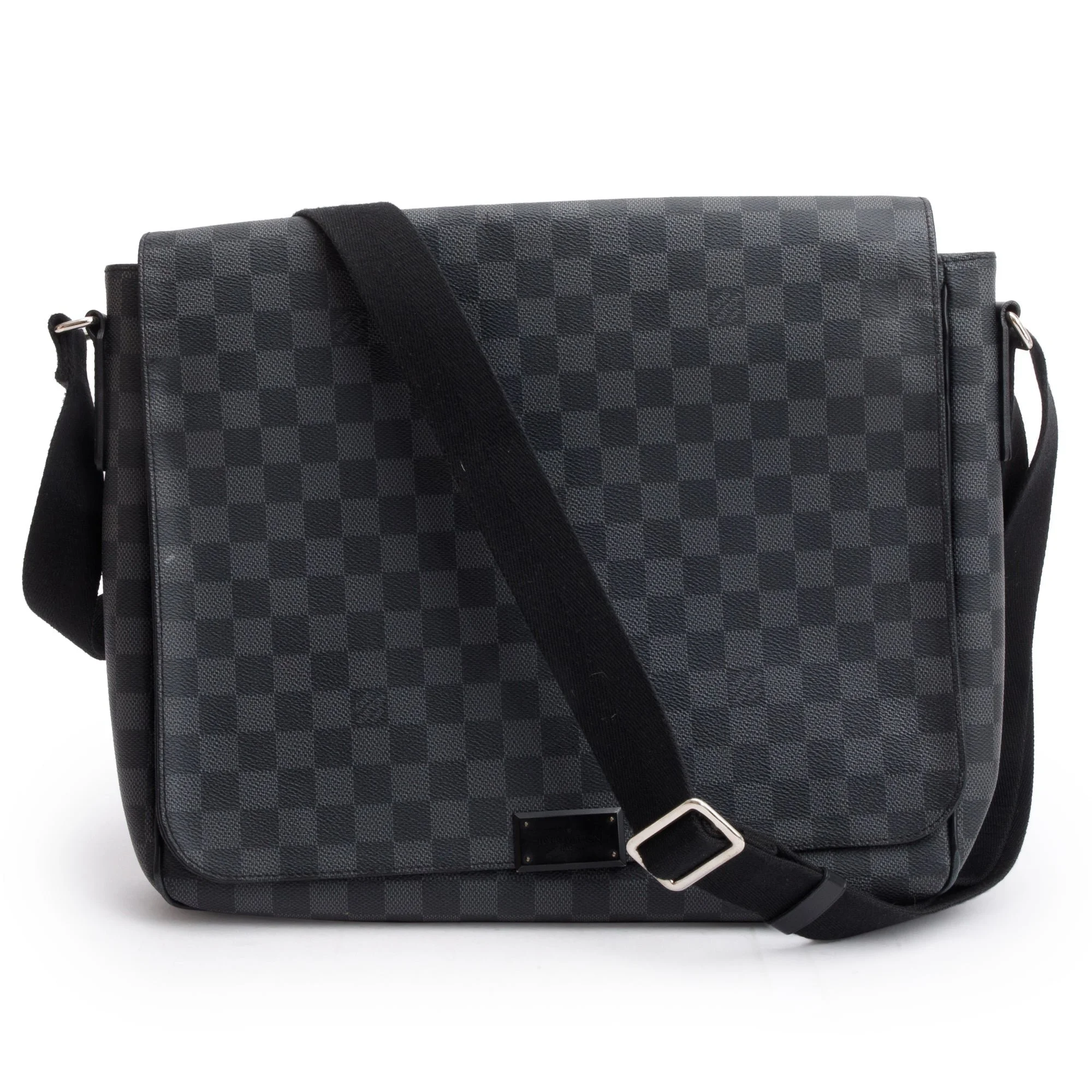 Louis-Vuitton-Damier-Graphite-District-MM.jpg