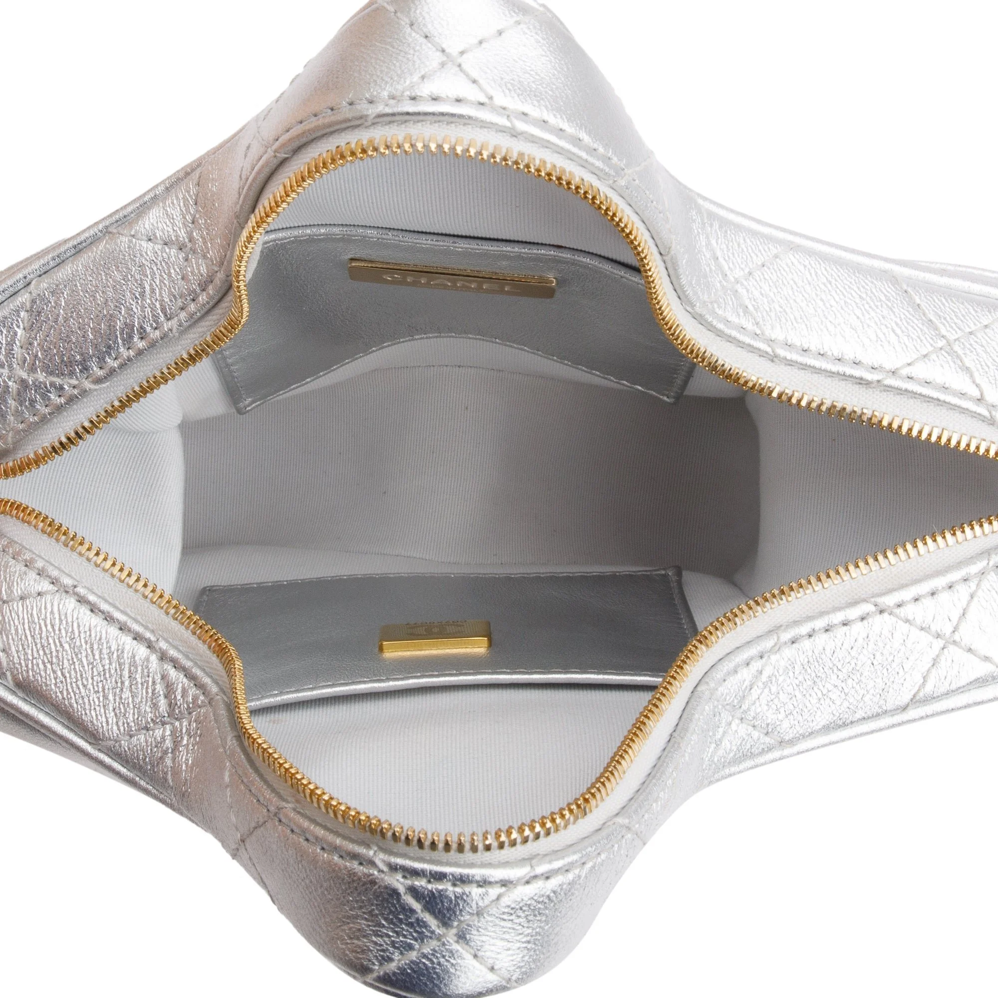 Chanel-2024-Metallic-Silver-Leather-Walk-Of-Fame-Star-Crossbody-Bag-w-Box-8.jpg
