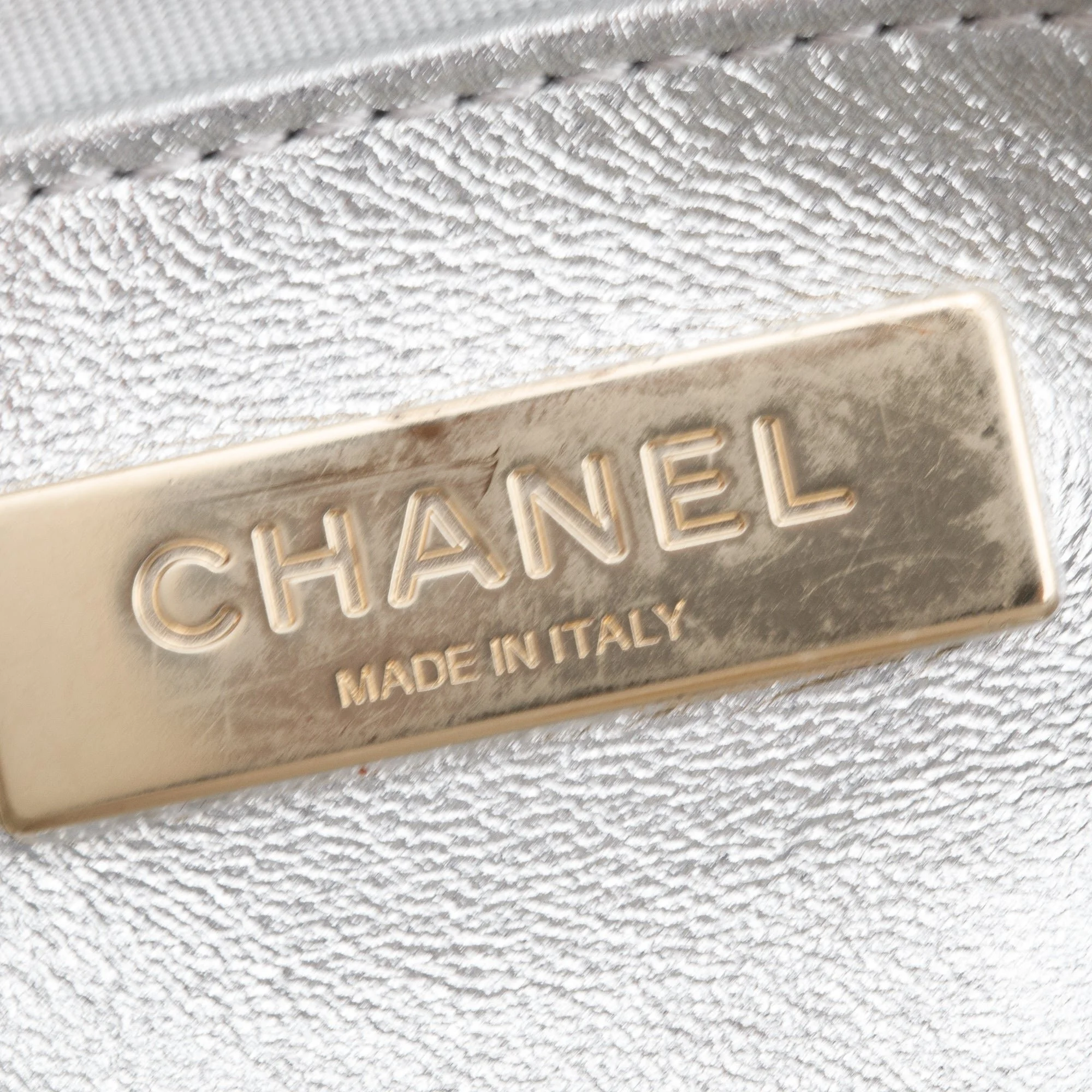 Chanel-2024-Metallic-Silver-Leather-Walk-Of-Fame-Star-Crossbody-Bag-w-Box-9.jpg