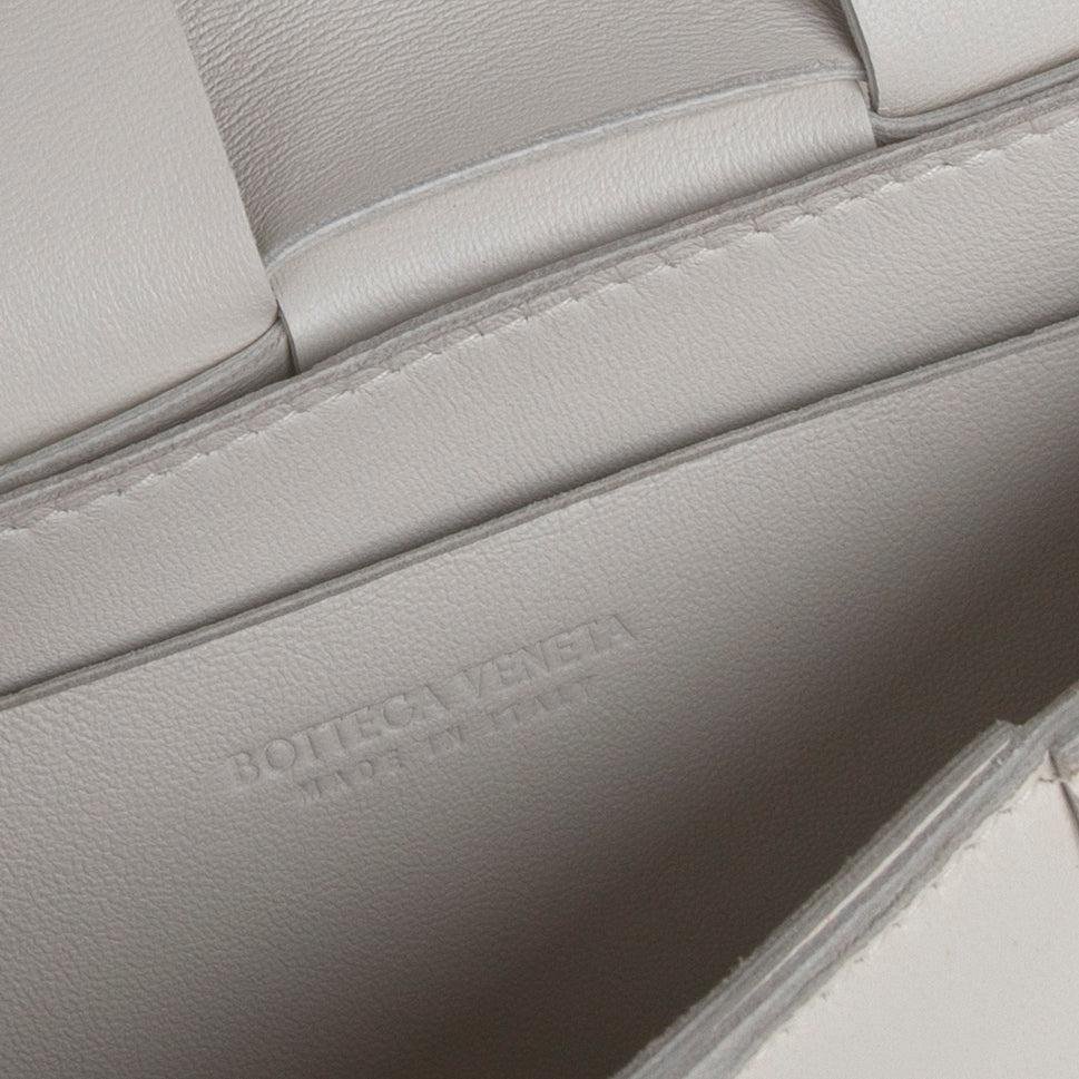 Bottega-Veneta-Intrecciato-Cassette-Belt-Bag-7.jpg