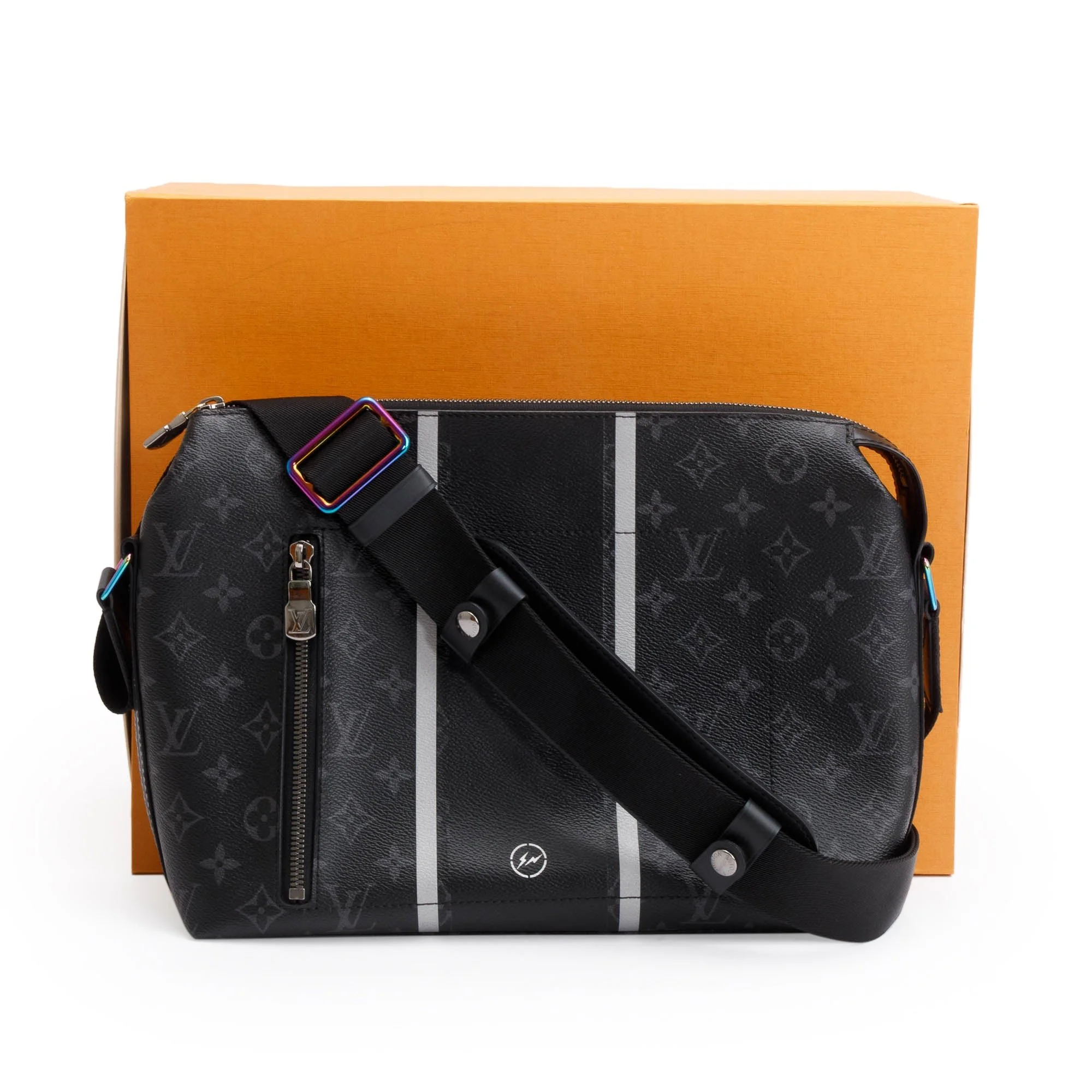 Louis-Vuitton-x-Fragment-Monogram-Eclipse-Apollo-Messenger-Bag-w-Box-3.jpg