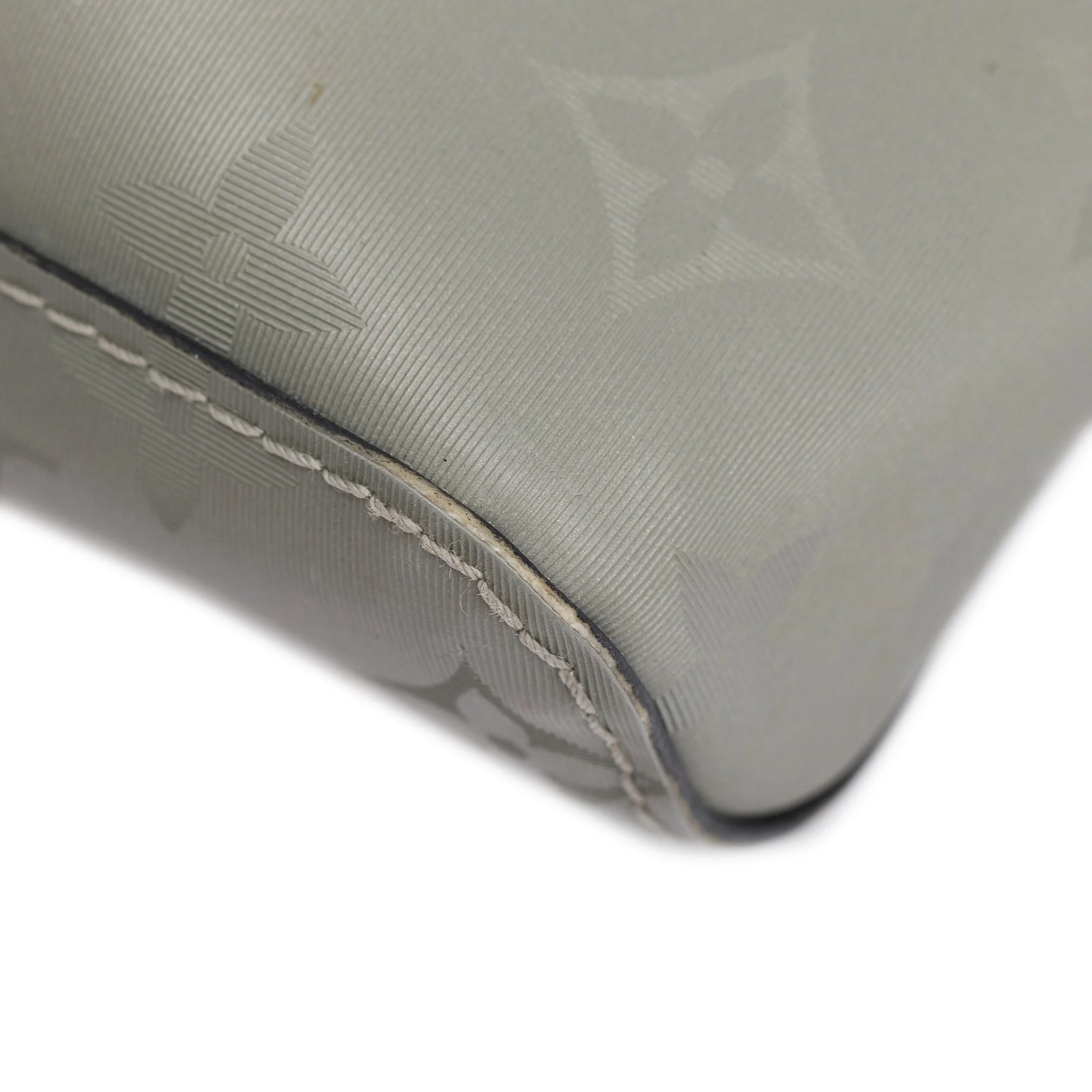 Louis-Vuitton-Titanium-Monogram-Messenger-Bag-PM-9.jpg