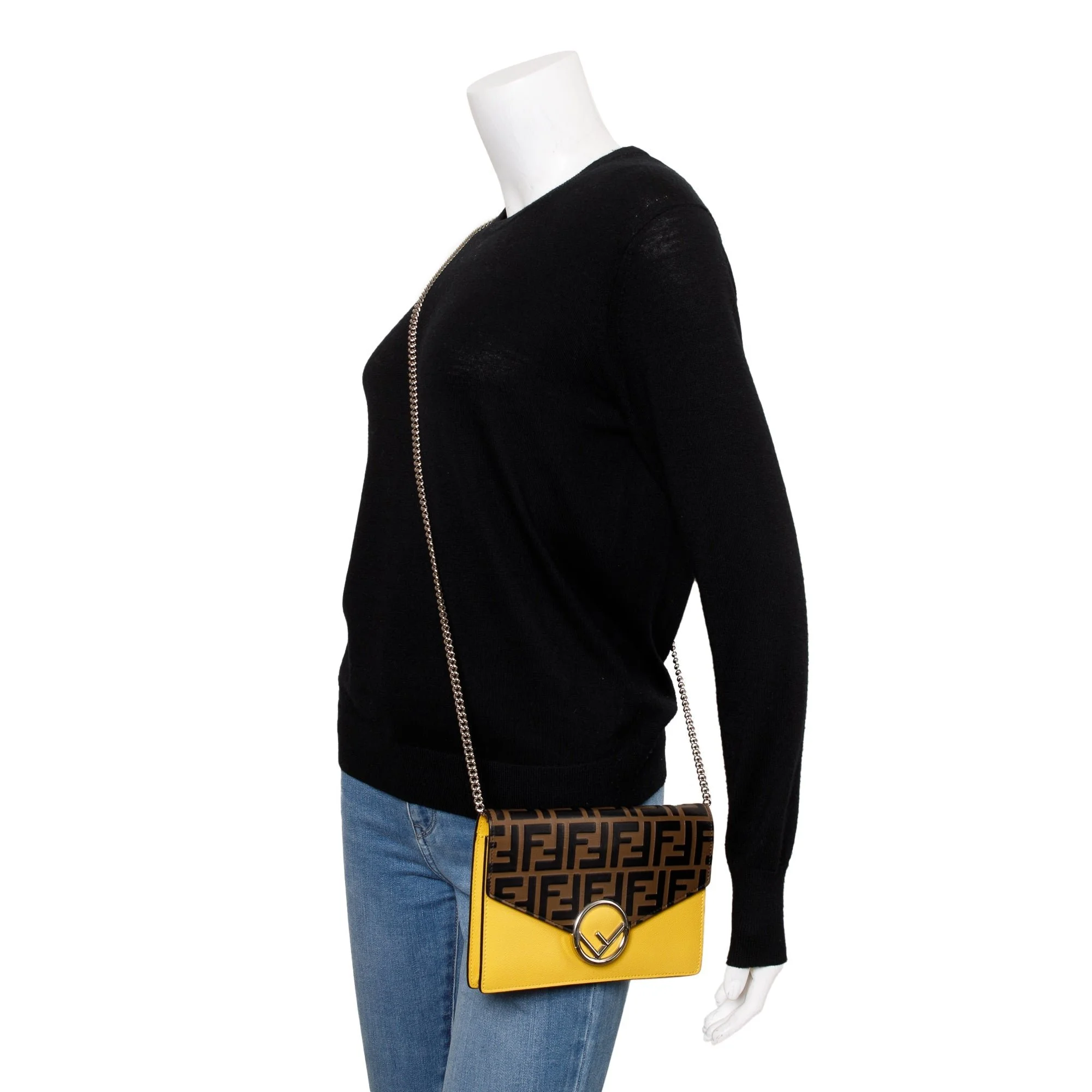Fendi-Vitello-Cruise-F-is-Fendi-FF-1974-Medium-Enveope-Wallet-on-Chain-2.jpg