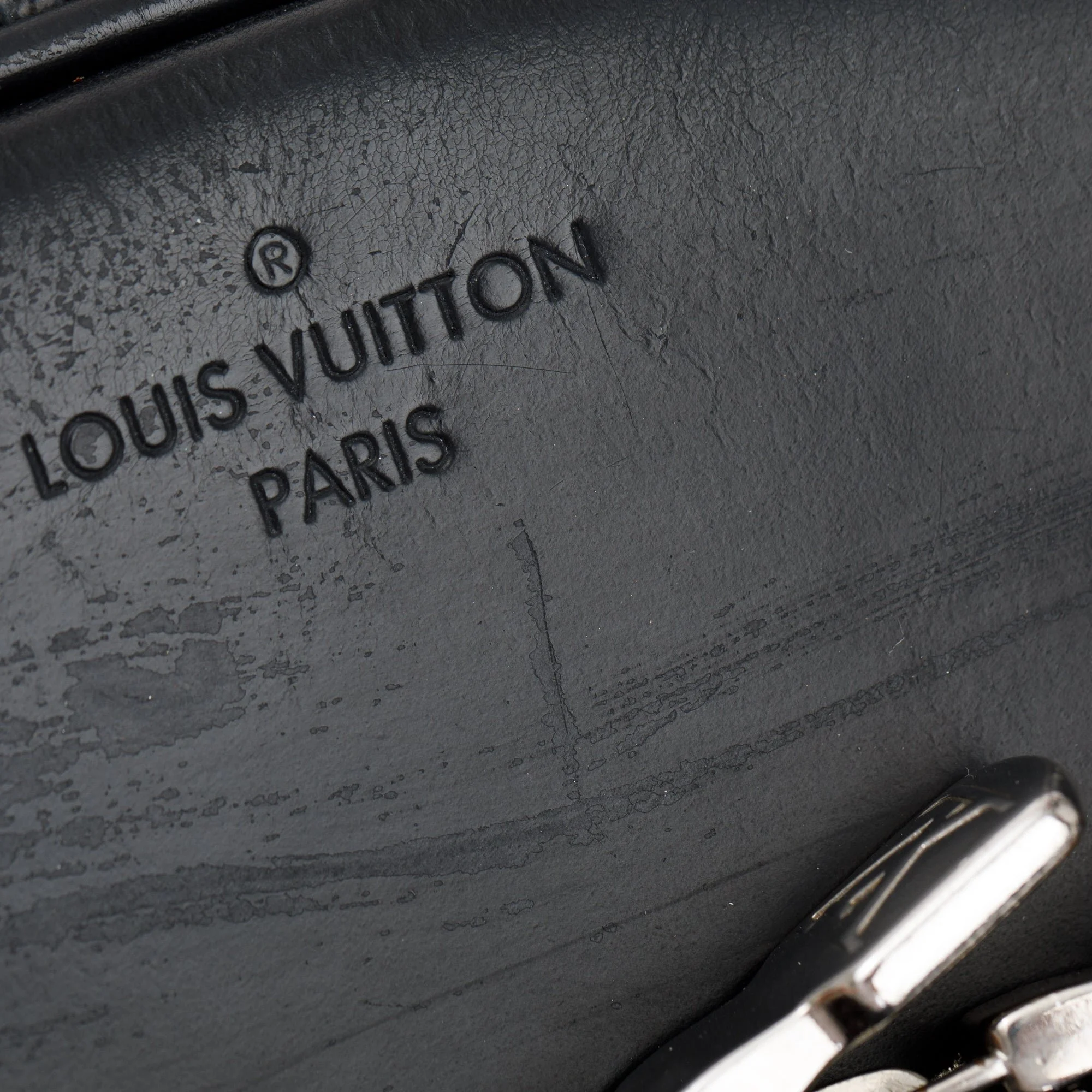 Louis-Vuitton-Damier-Graphite-Dayton-Reporter-PM-8_ac8d394d.jpg
