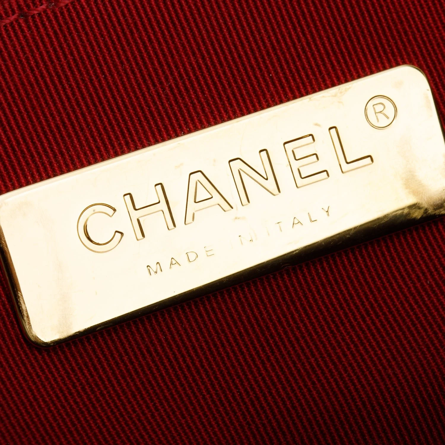 Chanel-9_56ccc858-61c1-4d29-a913-7584b44ee421.jpg