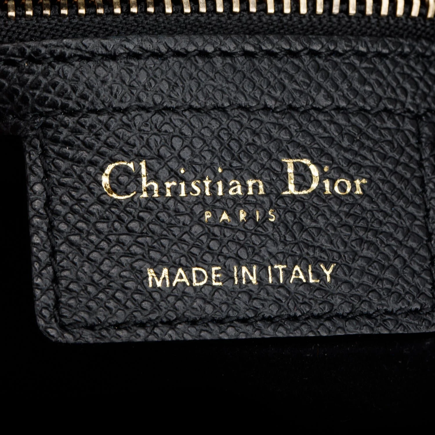 Dior-6_0bdd7694-9284-4f18-b639-c31f1d7762e2.jpg