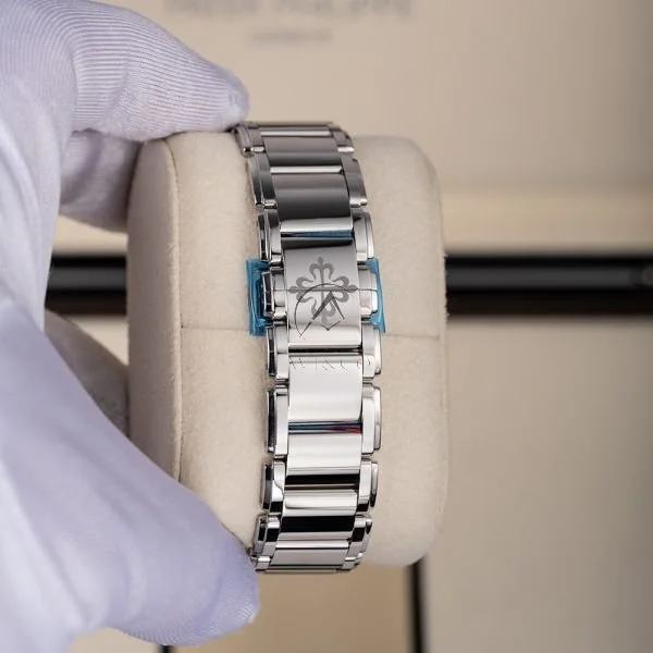 patek_philippe_twenty_4_7300-1200a-7_1_1.jpg