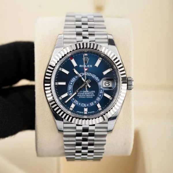 rolex_sky_dweller_336934_blue_jubilee-6_1.jpg