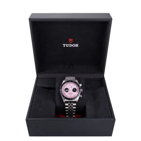tudor-black-bay-79360n-001-9.jpg