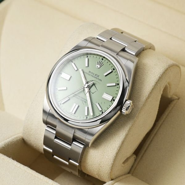 rolex-oyster-perpetual-134300-001-7.jpg