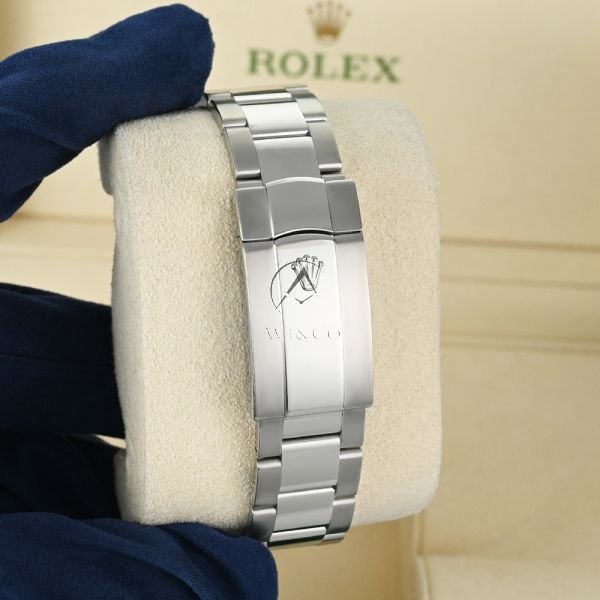 rolex-sky-dweller-326934-006-8.jpg
