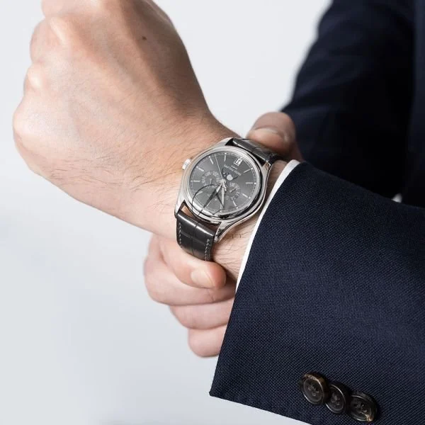 patek-phillipe-annual-calendar-5146g-001-6_1.jpg