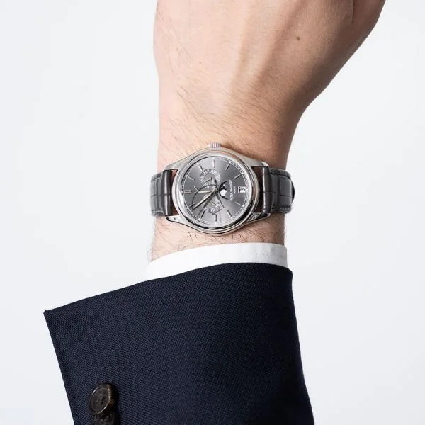 patek-phillipe-annual-calendar-5146g-001-5_1.jpg