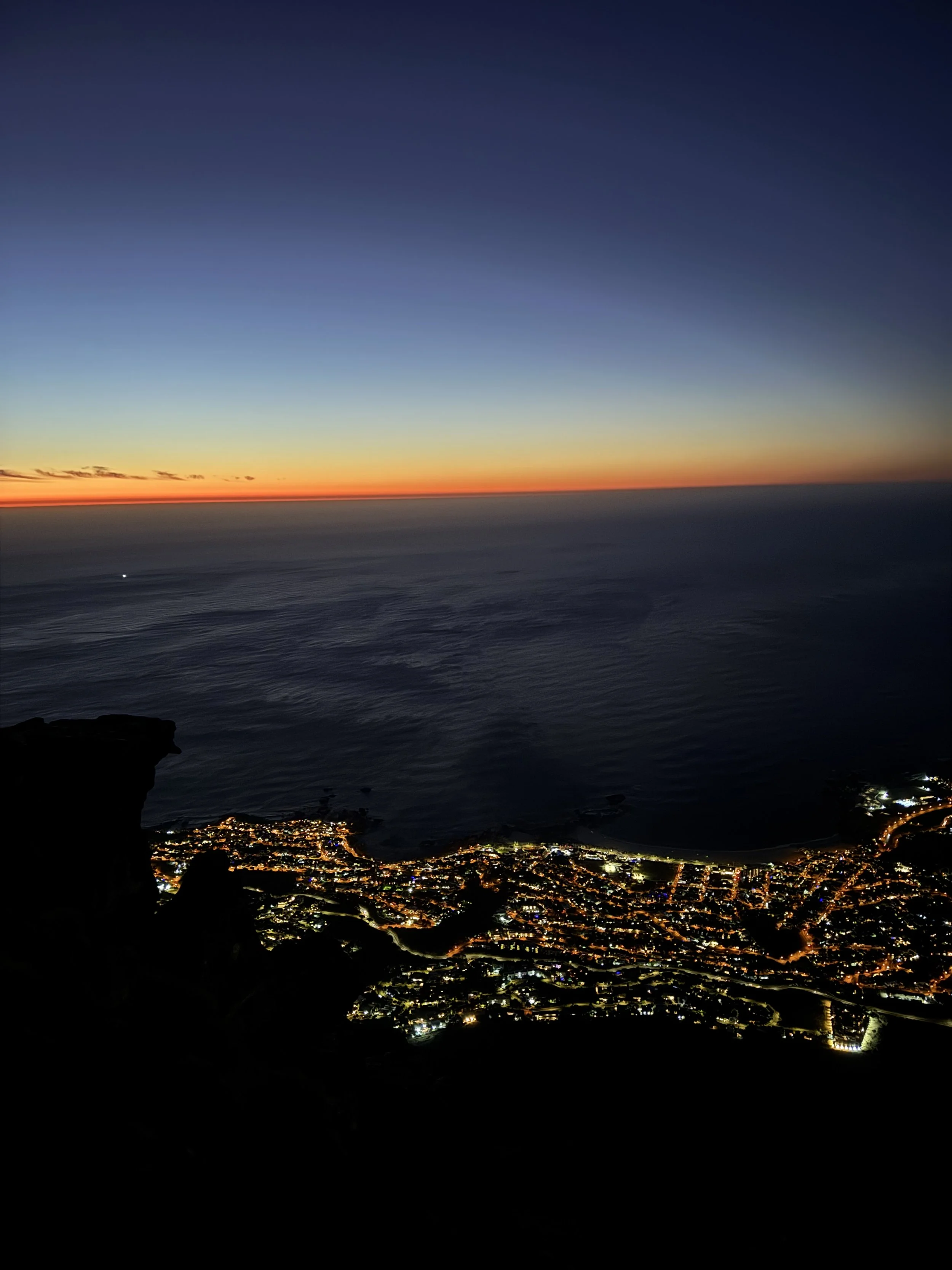 CapeTown_TableMountain_Night.jpg
