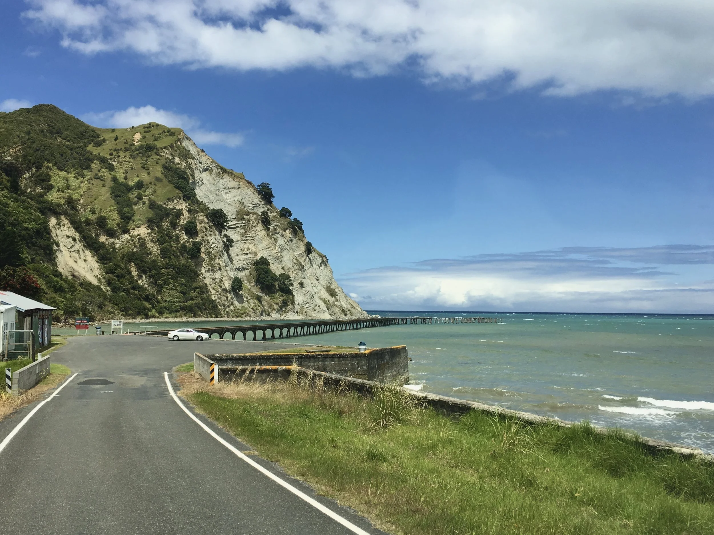 Tokomaru Bay Wharf in Waimā