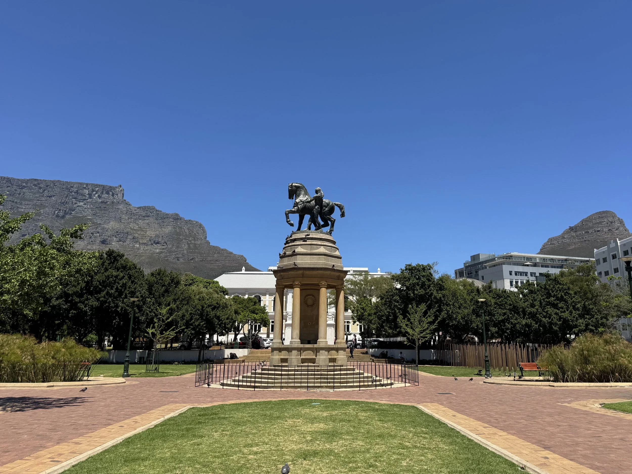 CompanysGarden_CapeTown_Statue.jpg