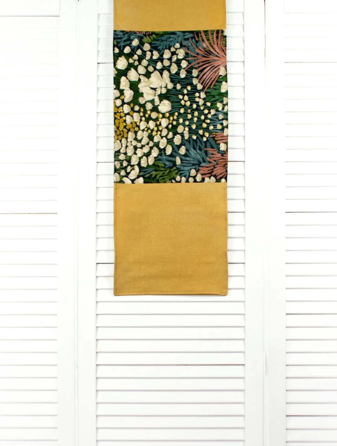 Table runner (short) in Impressionist floral and soft harvest yellow