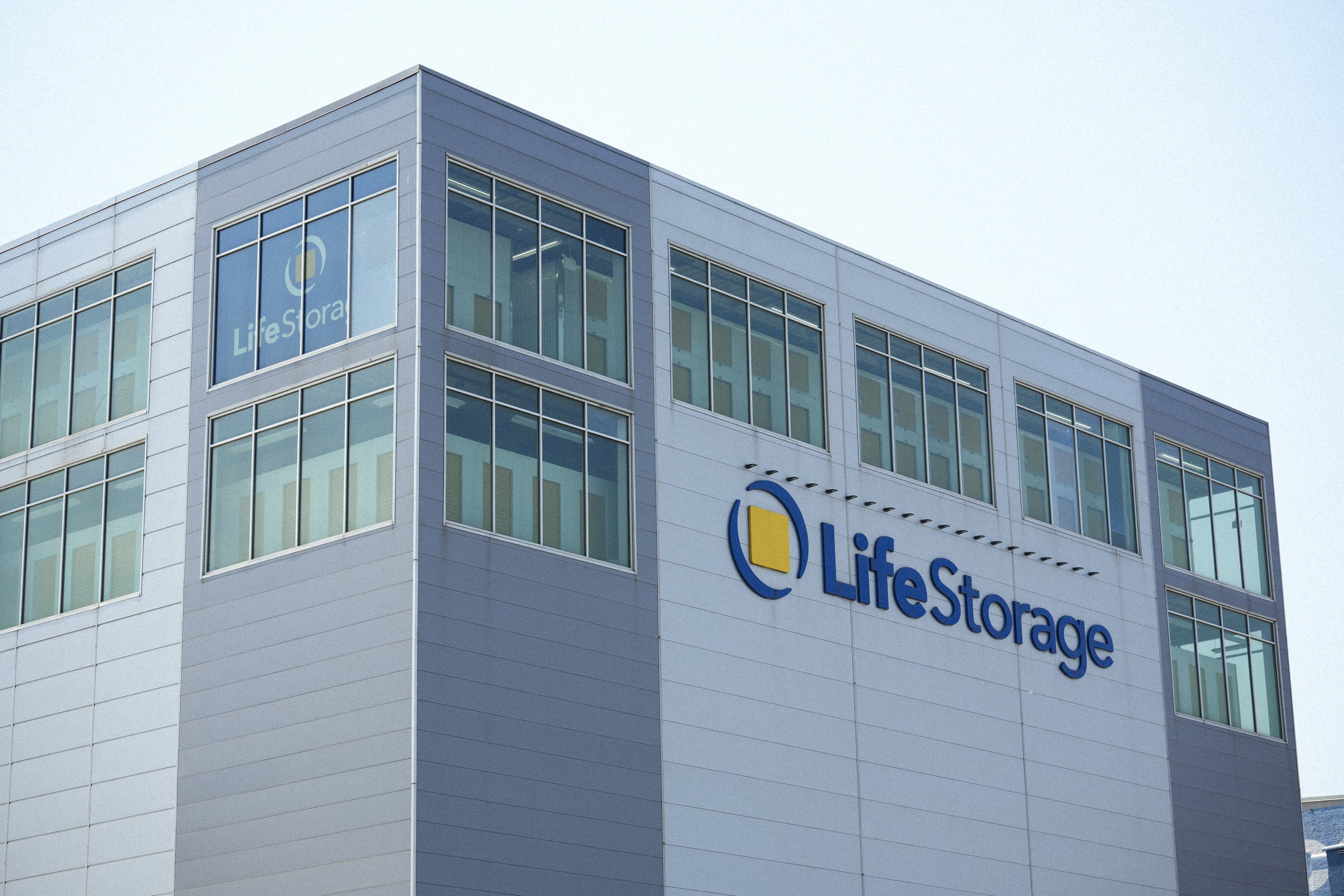 Life Storage, Review Ave -Long Island City