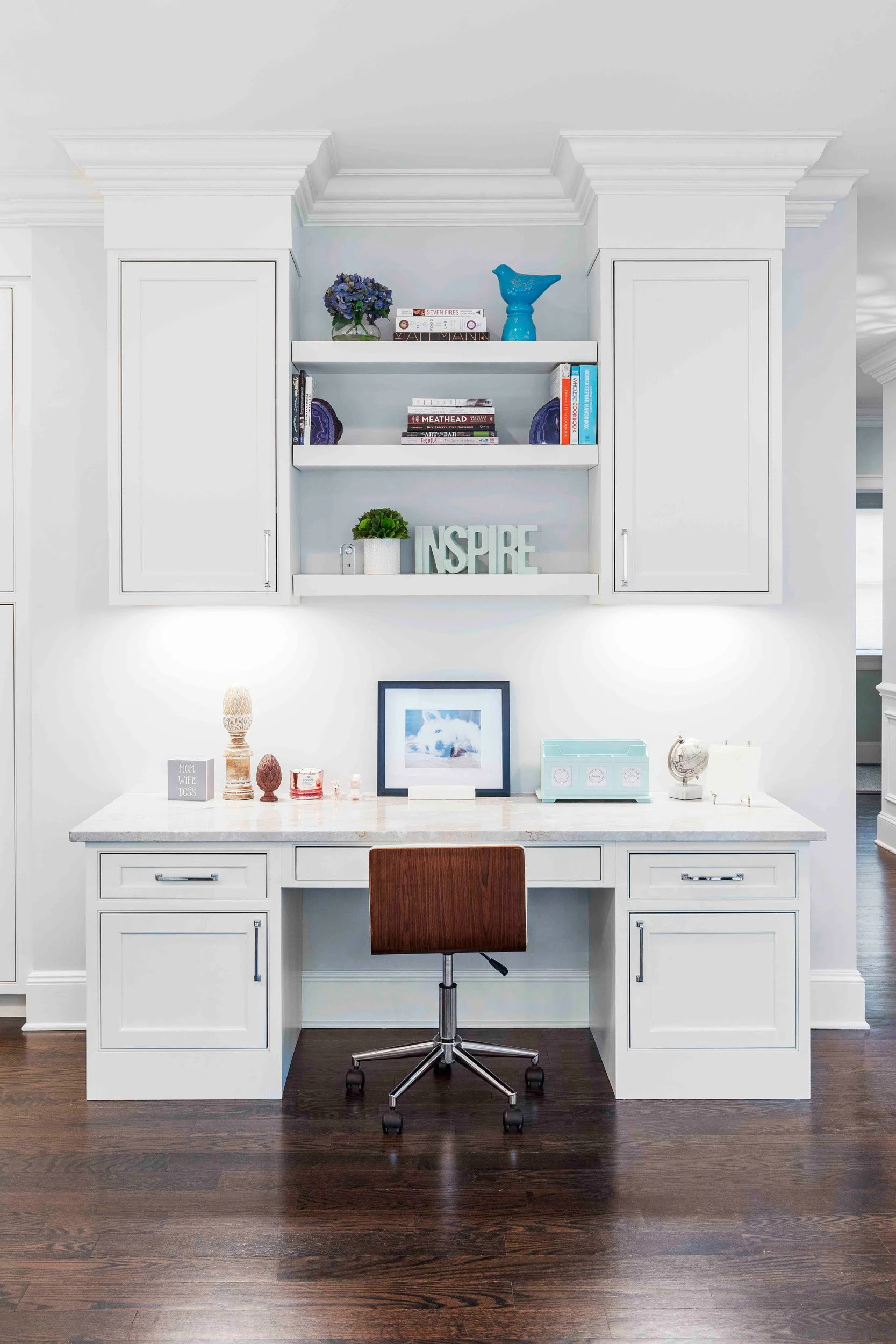 Close-up of the desk by breakfast area in Glen Oaks in Rye, NY.