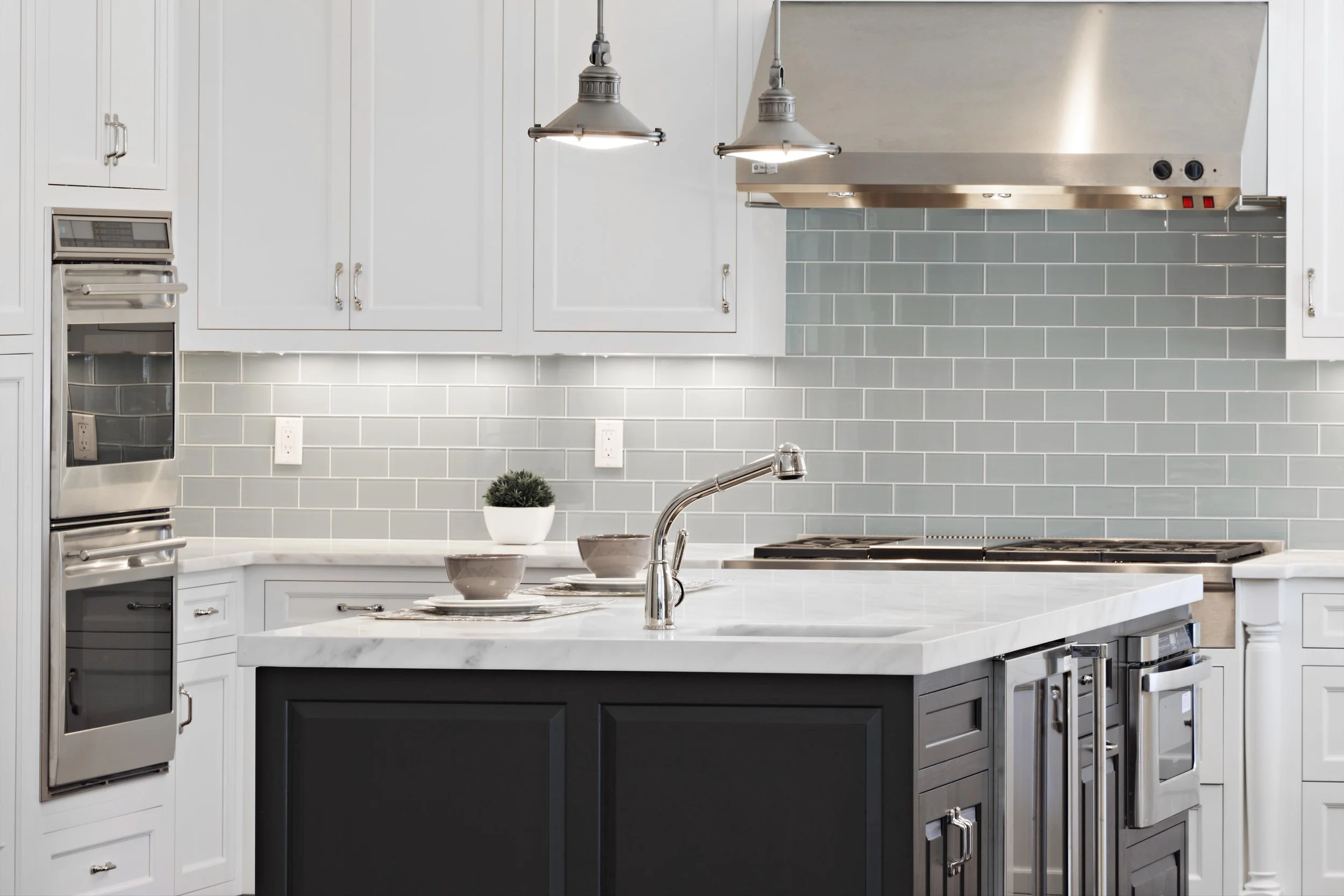 Kitchen in Parkfield House in Scarsdale NY home with large island by Luminosus Designs