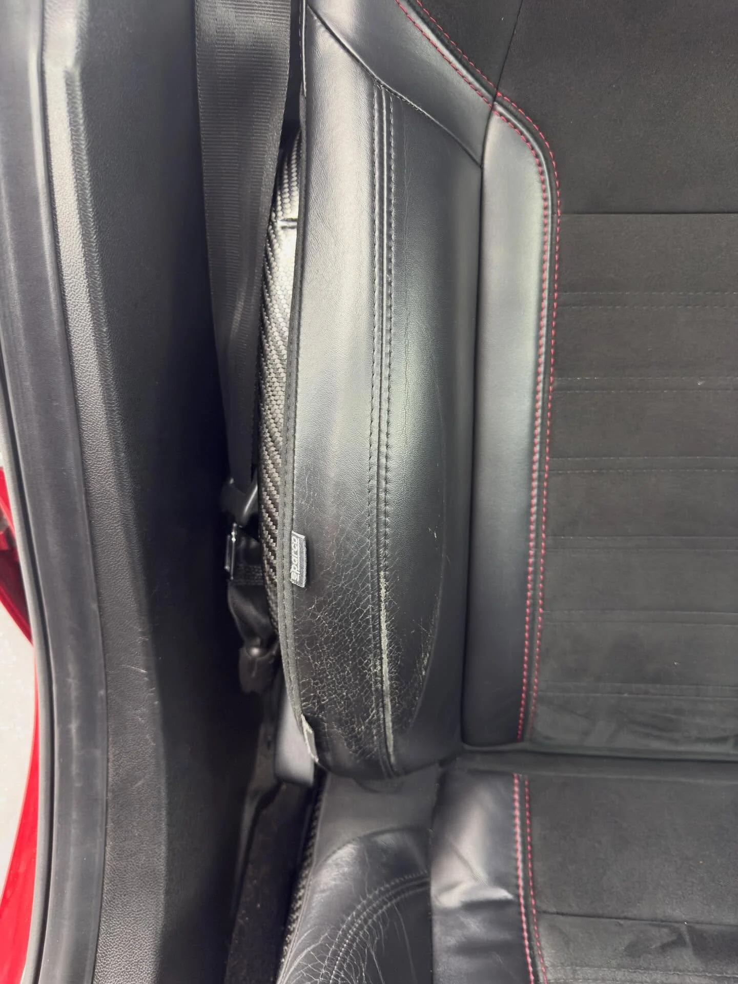 Alfa Romeo Giulia Quadrifoglio - Drivers seat upper and lower bolster restoration. 

#leatherrestoration #alfaromeo #detailing #beforeandafter #kuraautomotive