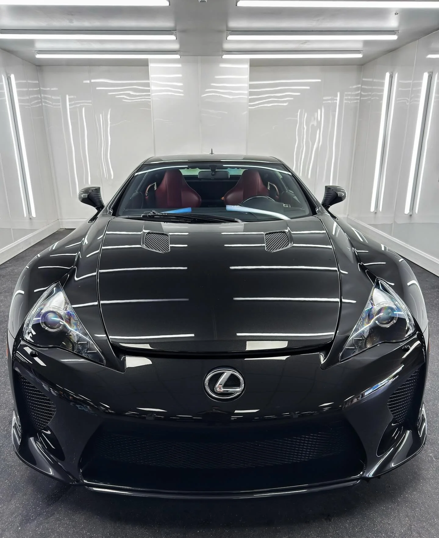 When an LFA rolls into the studio, everything else stops.

#lexuslfa #detailing #ceramiccoating #supercardetailing #kuraautomotive