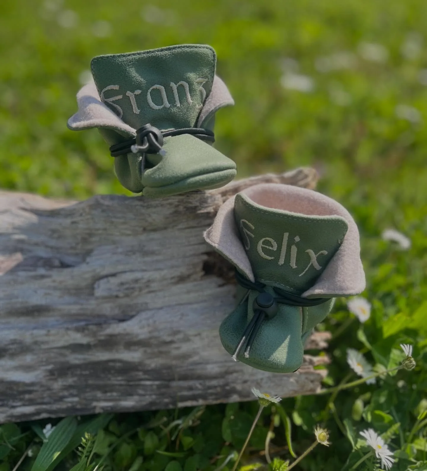 Die ersten Sch&uuml;hchen f&uuml;r einen kleinen Schatz 🥰 #schnittmuster @schleiferlwerk #Velourleder aus Lissabon, gef&uuml;ttert mit Baumwollfleece #gestickt mit Bernina B590