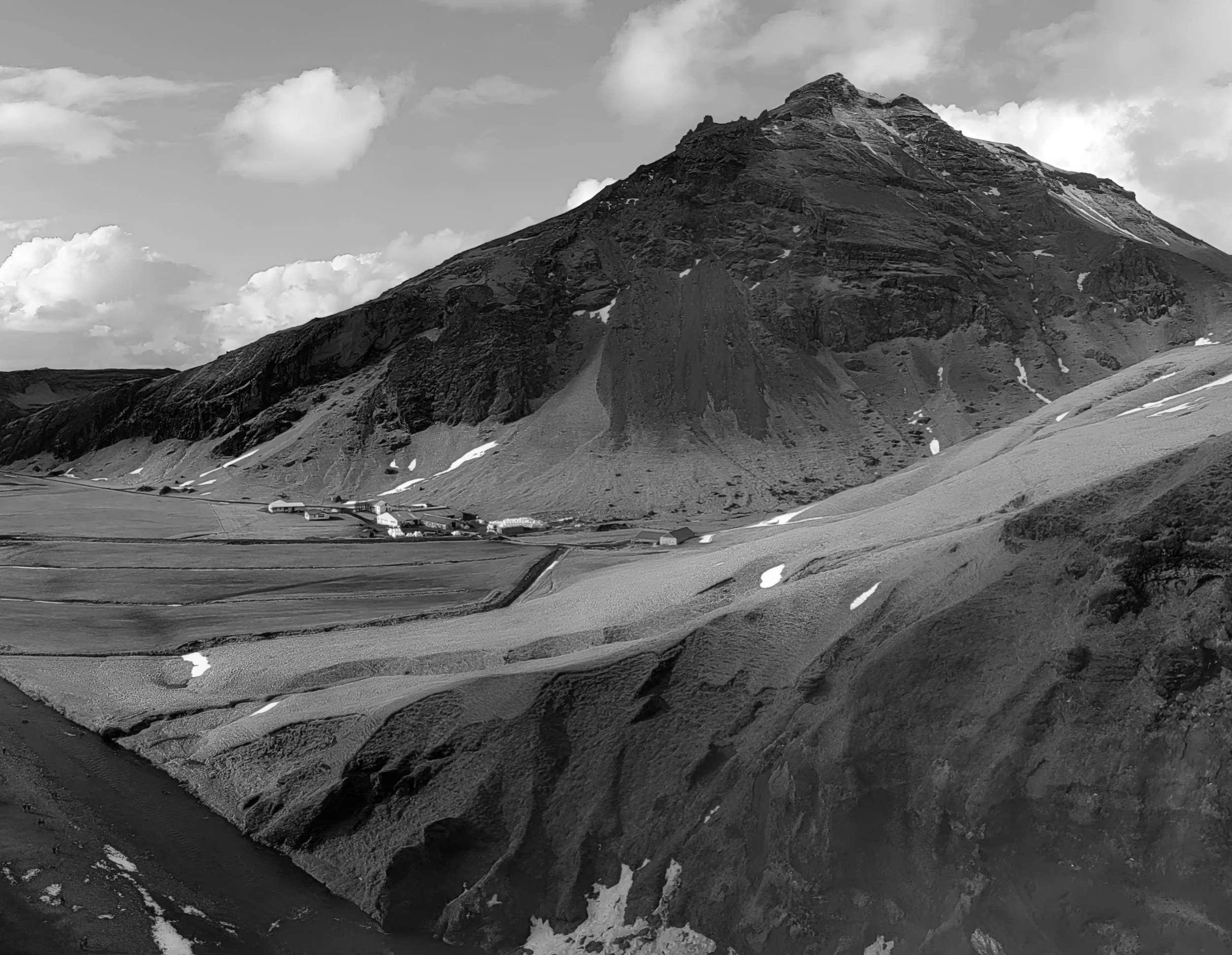 Mountain Waves, Skógafoss