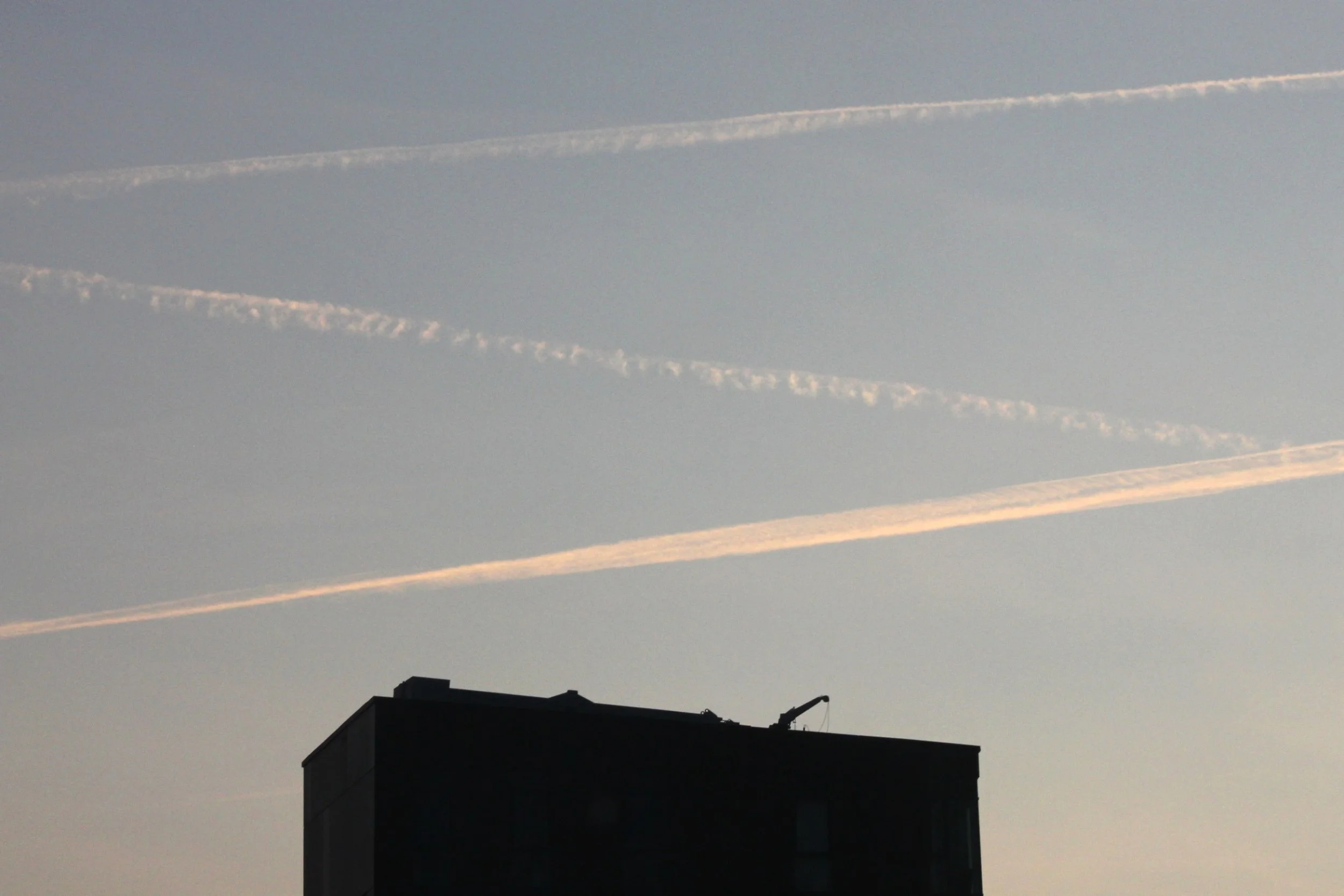 Contrails, Battersea, UK