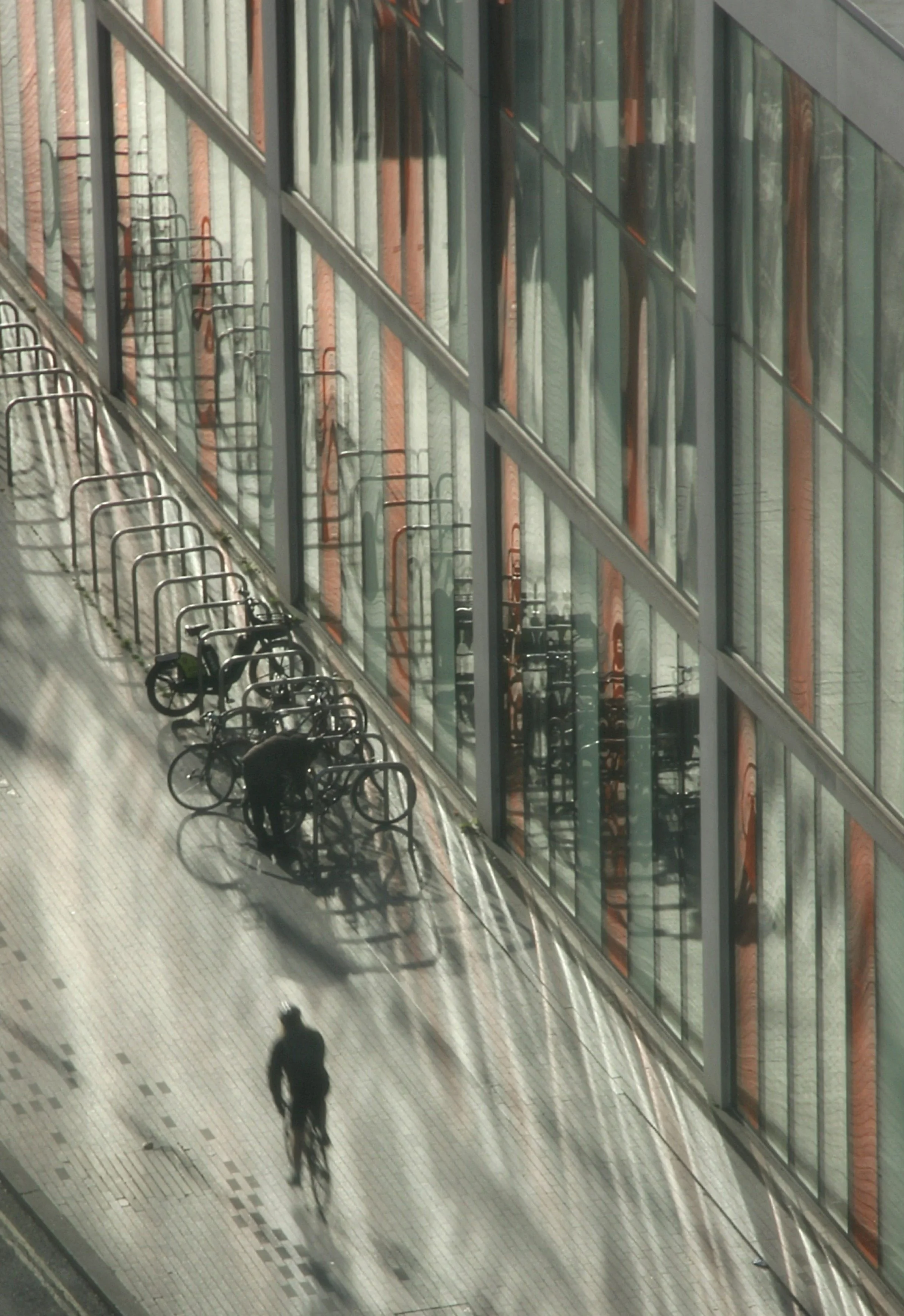 Mirrored Transit, Battersea, UK