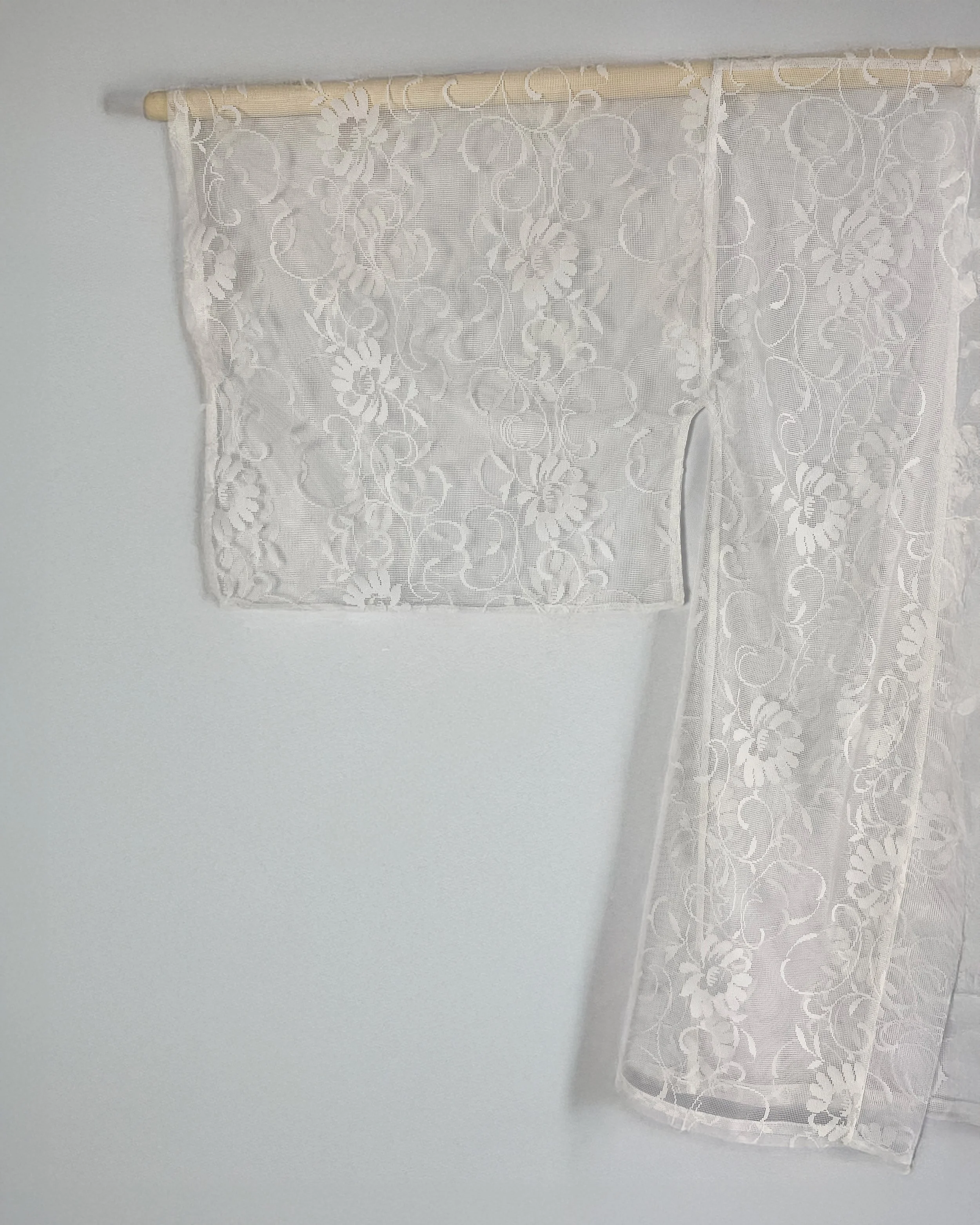 Mira Lace, varrukas puul-Prosinga Studio.jpg