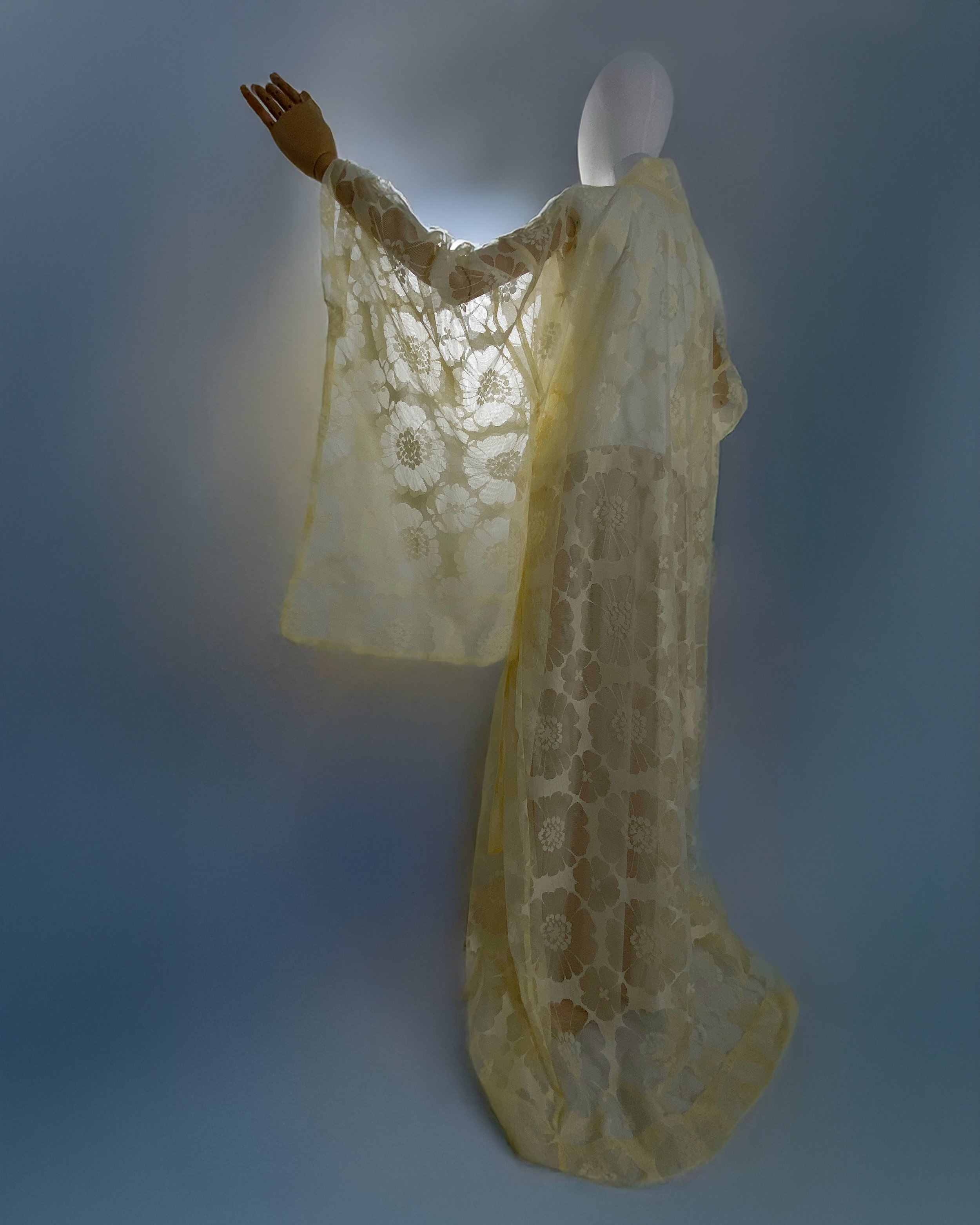 Solar Veil-pitskimono taaskasutatud pitskardinast, varrukas.jpg