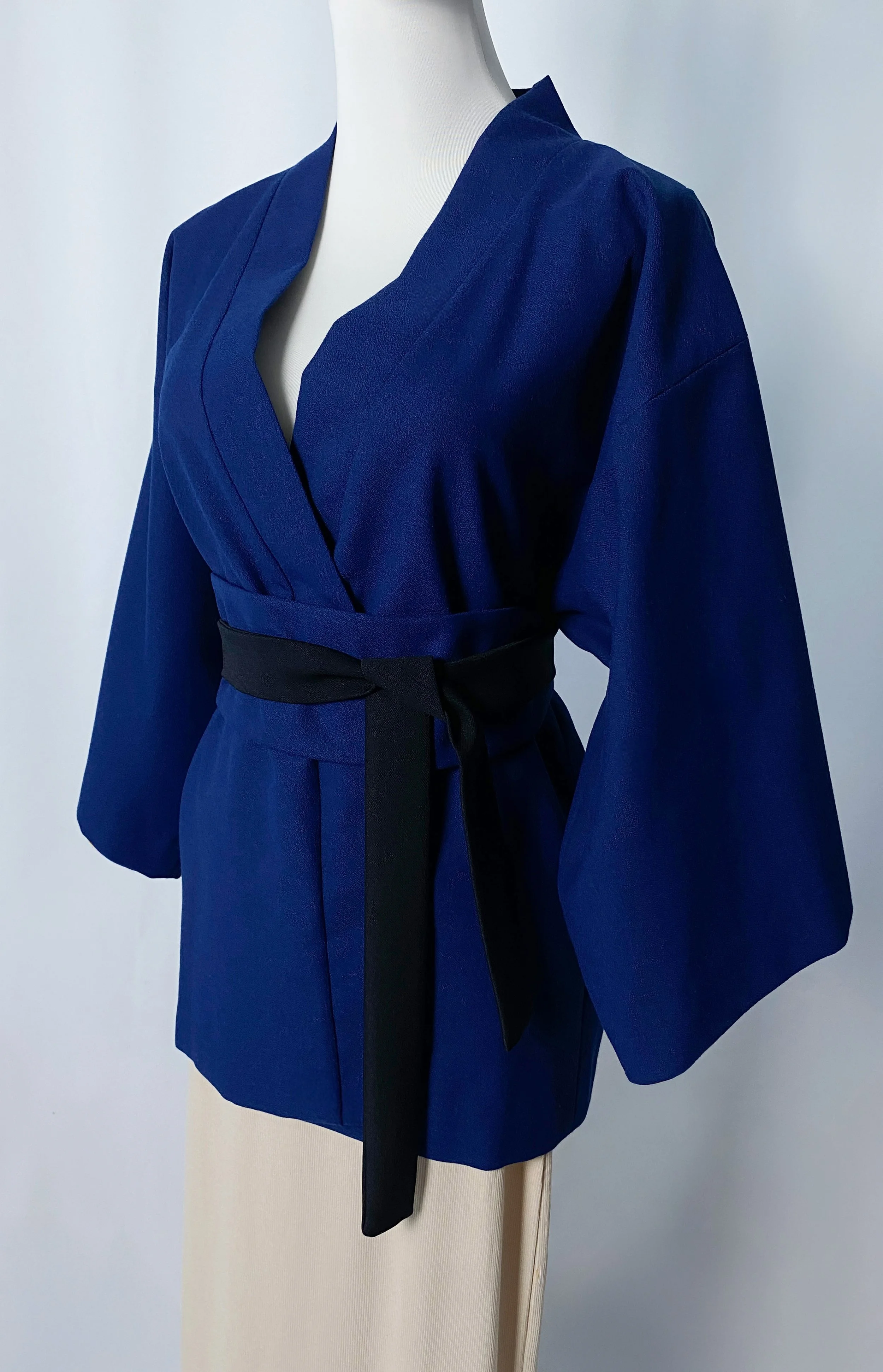 eest must vöö käteta.jpg