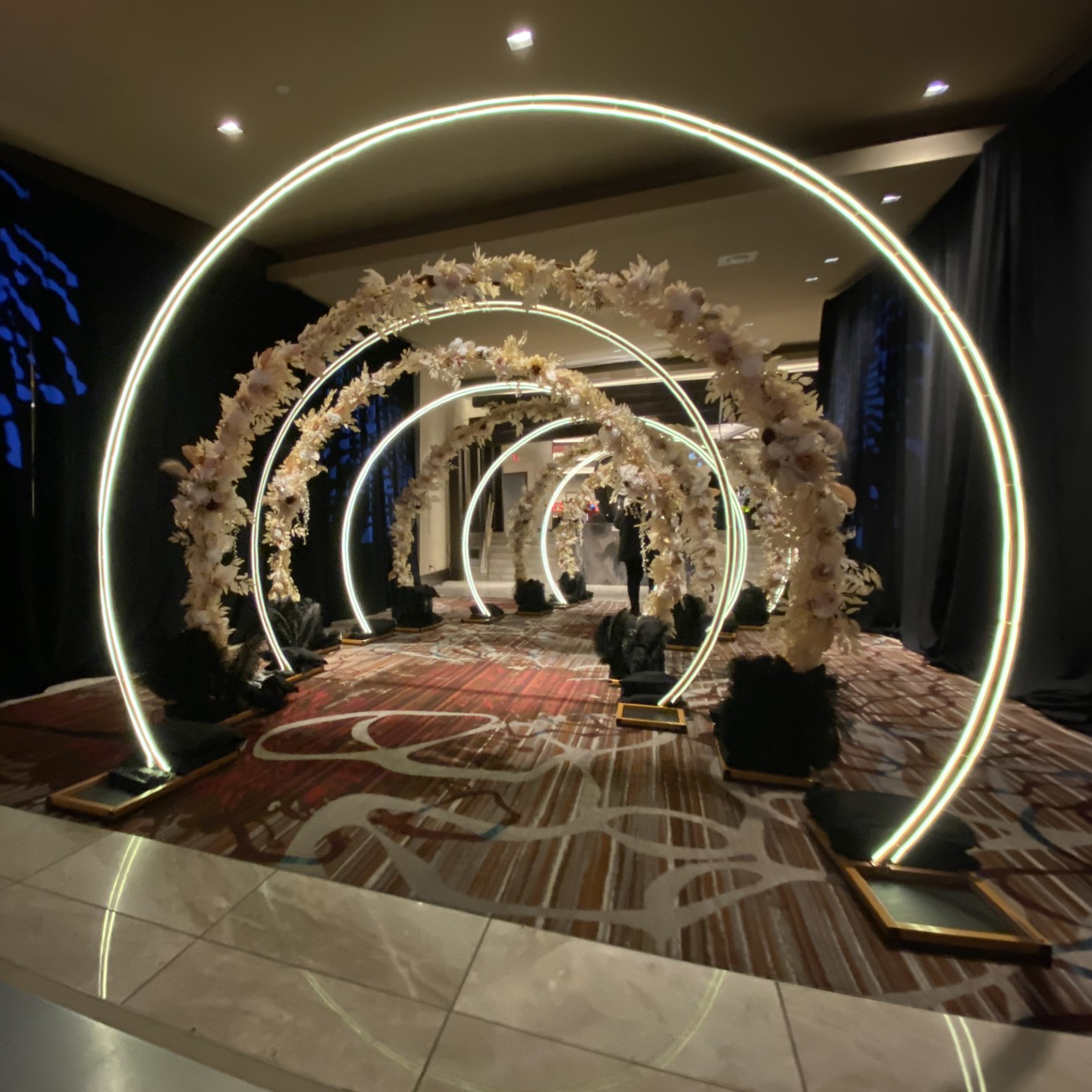 9’ Gold Ring Archway Tunnel