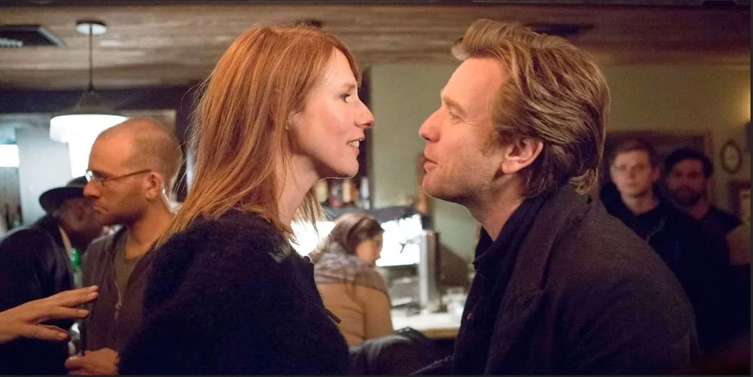 Bar scene in HBO series Doll & Em featuring a Dolly Wells and her boyfriend.