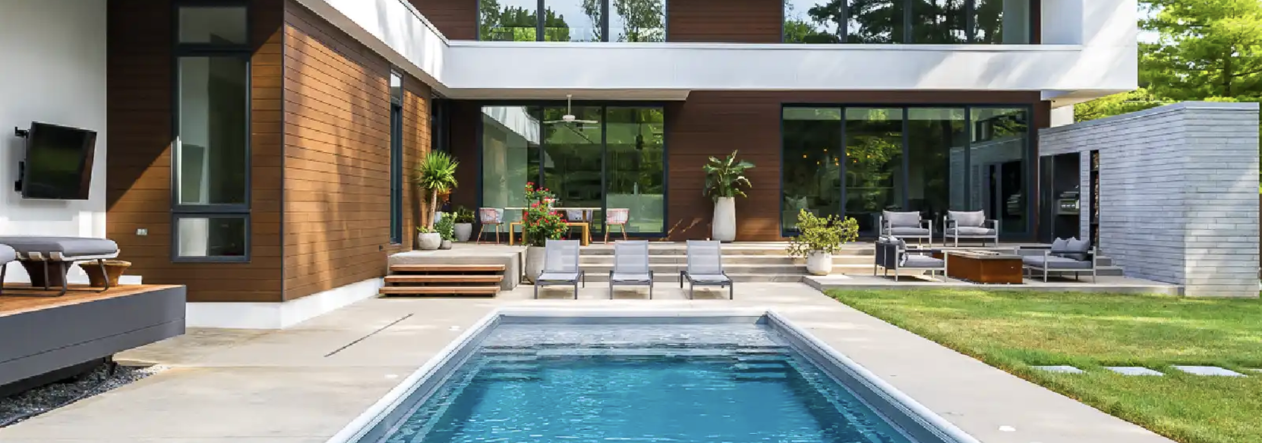 Maximizing Your Compact Space: Stunning Small Backyard Pool Ideas