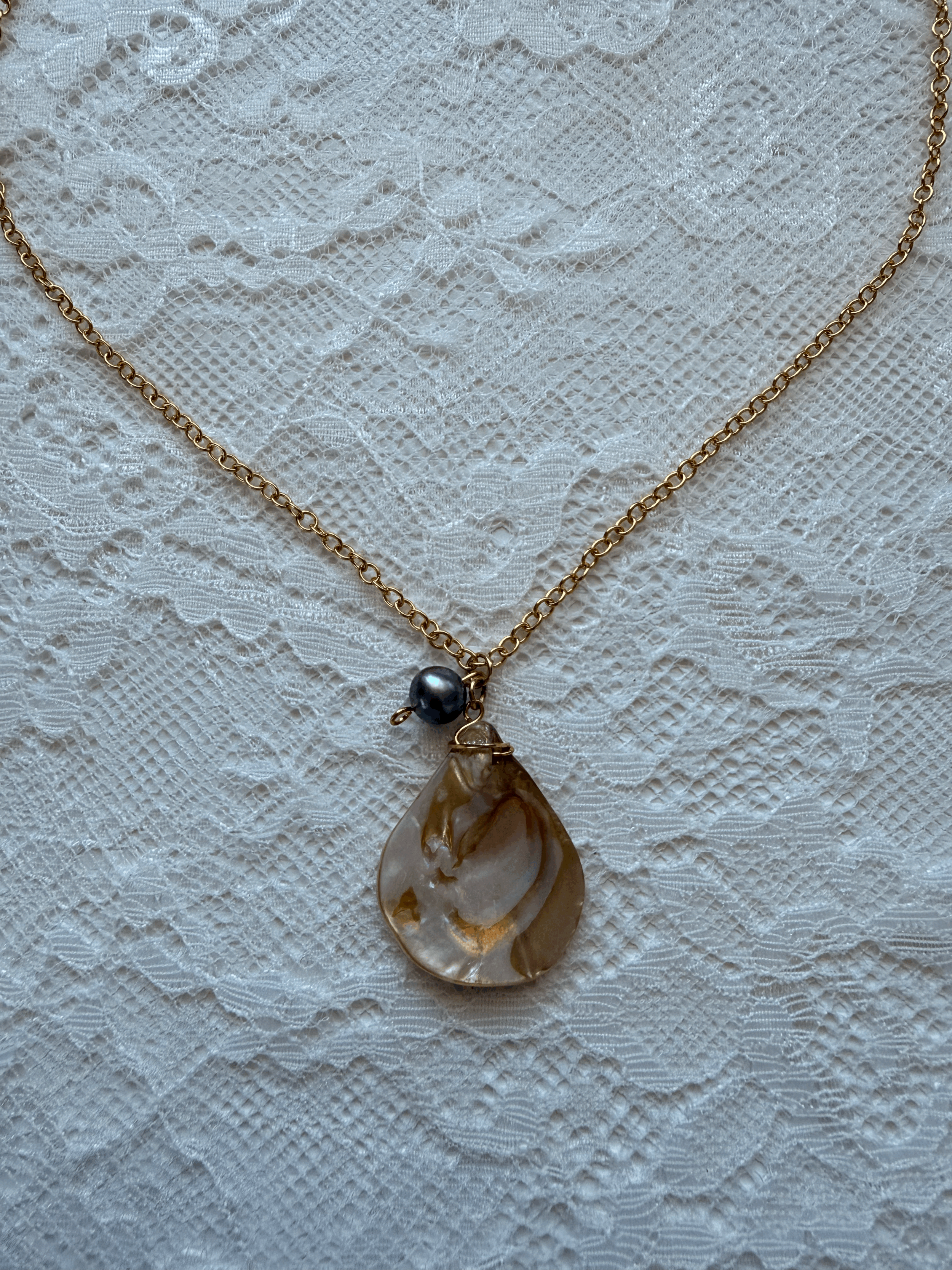 The Halo Shell Necklace