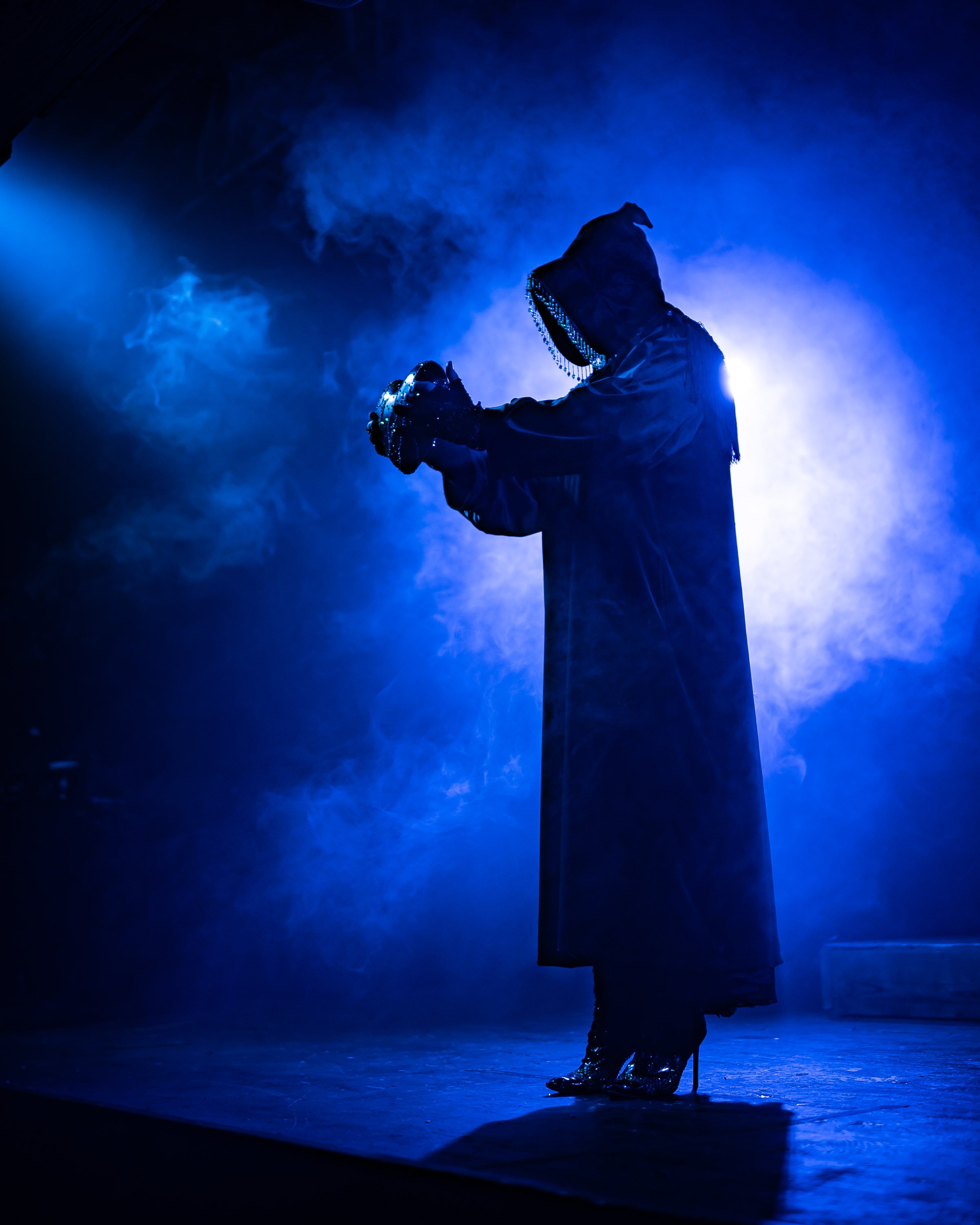 11 sneaky.boo0006.jpg