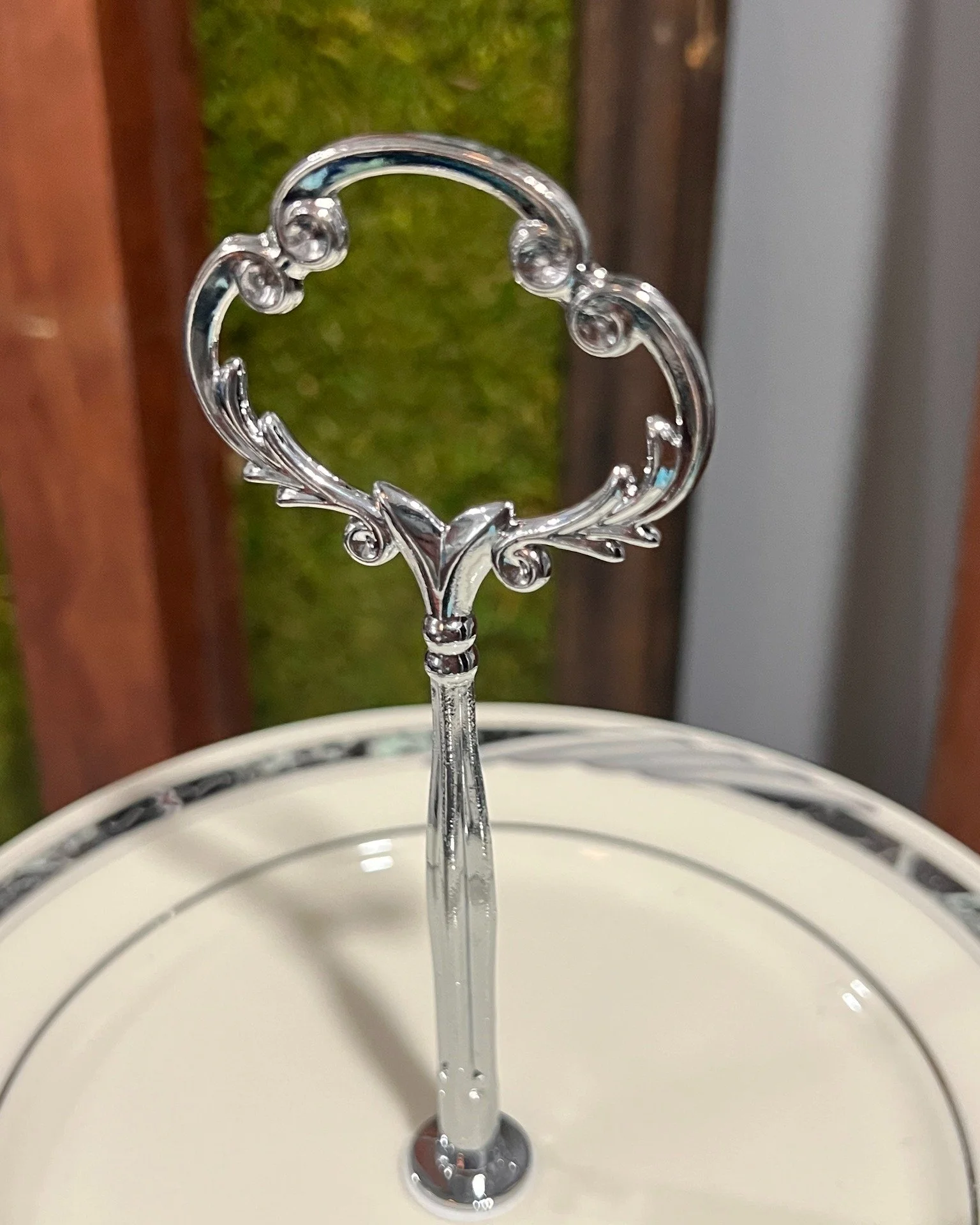 A new drop, and one we&rsquo;ve been holding close 🤍

This all-Lenox tiered plate collection is finished in luminous silver trim and paired with silver hardware&mdash;refined, timeless, and quietly stunning. Each plate carries Lenox&rsquo;s signatur