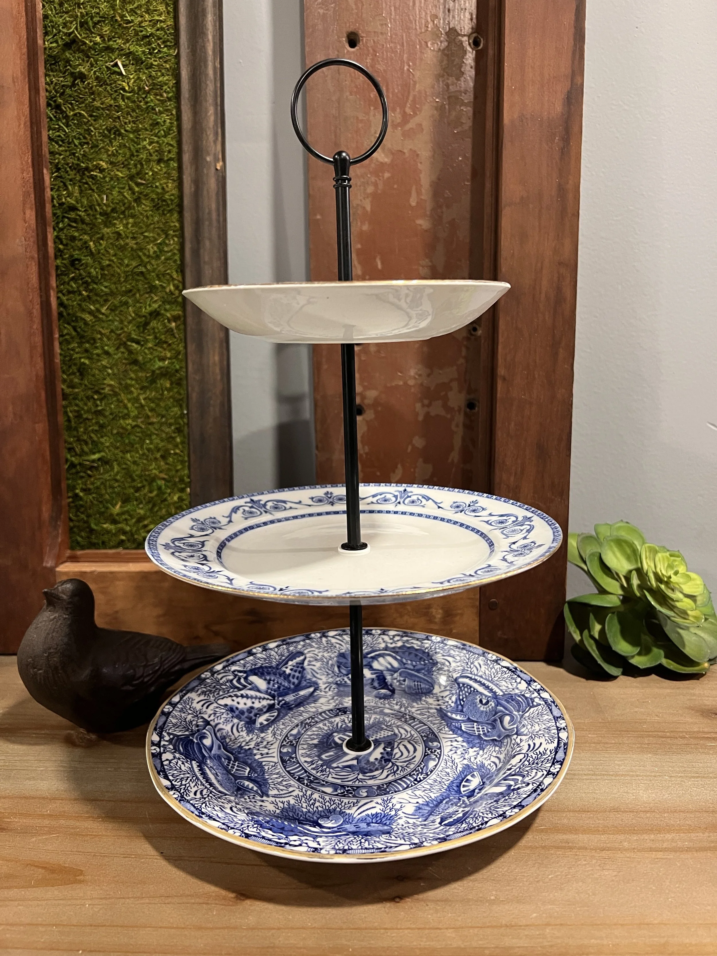 Mockingbird-Heirloom-tiered-tray-blue-white-china-Torquay-Mottahedeh-1.jpg