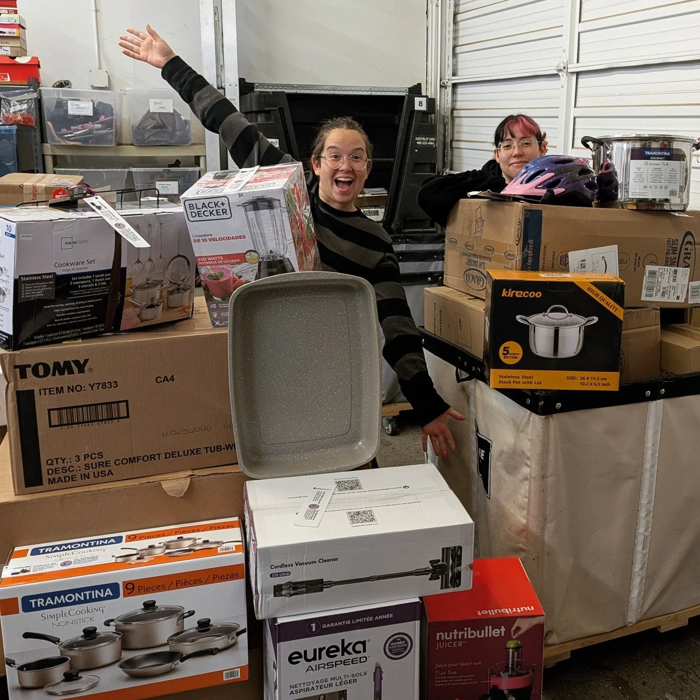 A HUGE thank you to the amazing @stpatrickscottsdale for your generous donation of 100 new items to help families in need here in Arizona! 🙌

From cookware to vacuums, blenders, and so many other much-needed essentials, your support is already makin