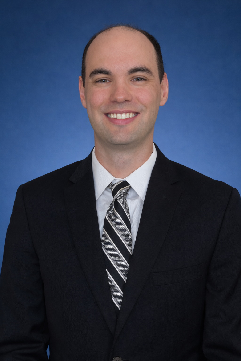 Dr. John McKelvey oral surgeon providing wisdom teeth surgery in Texarkana