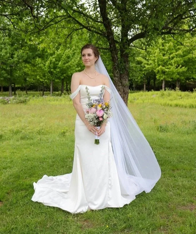bride with springtime bouquet