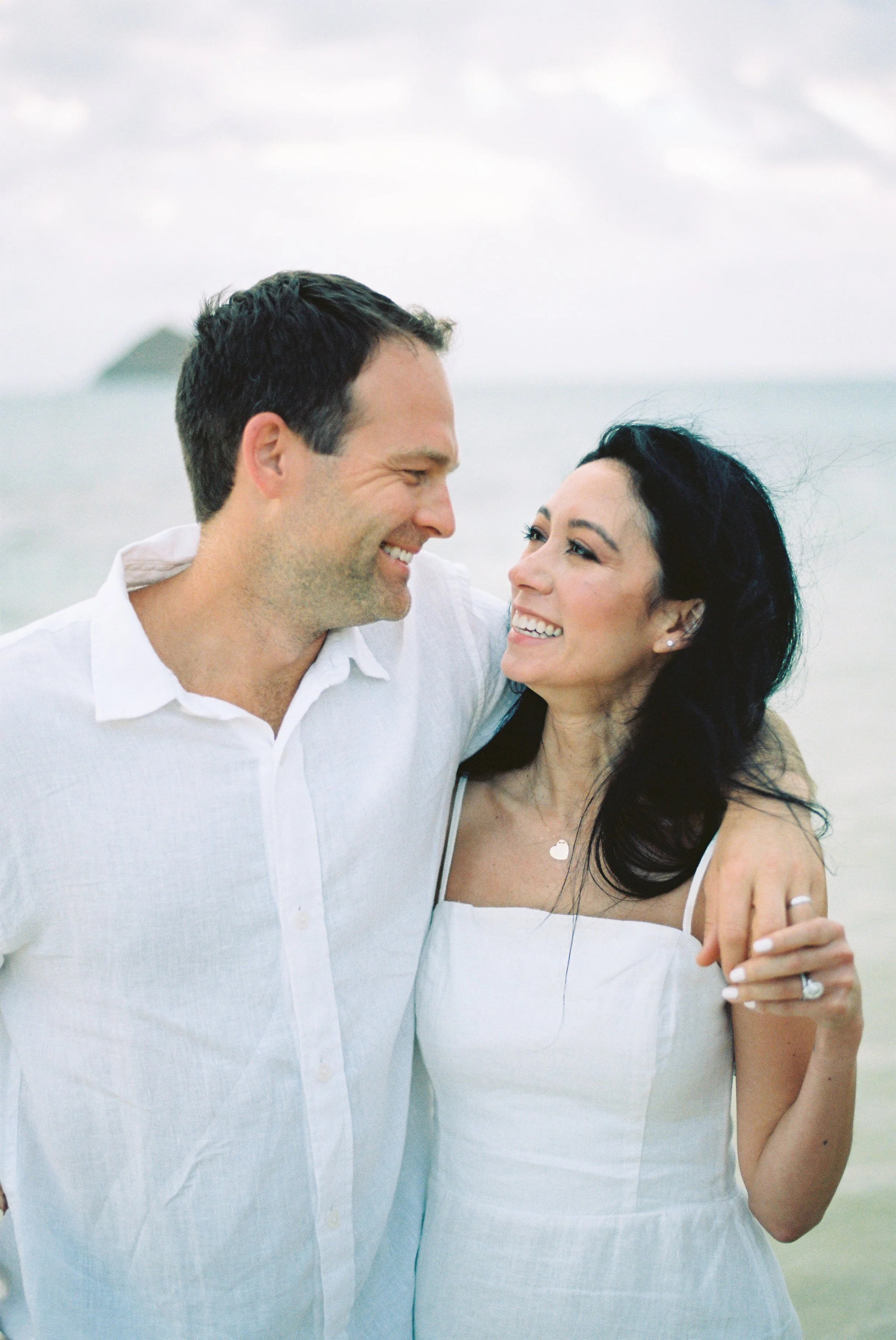 Couple photography in Oahu Hawaii.