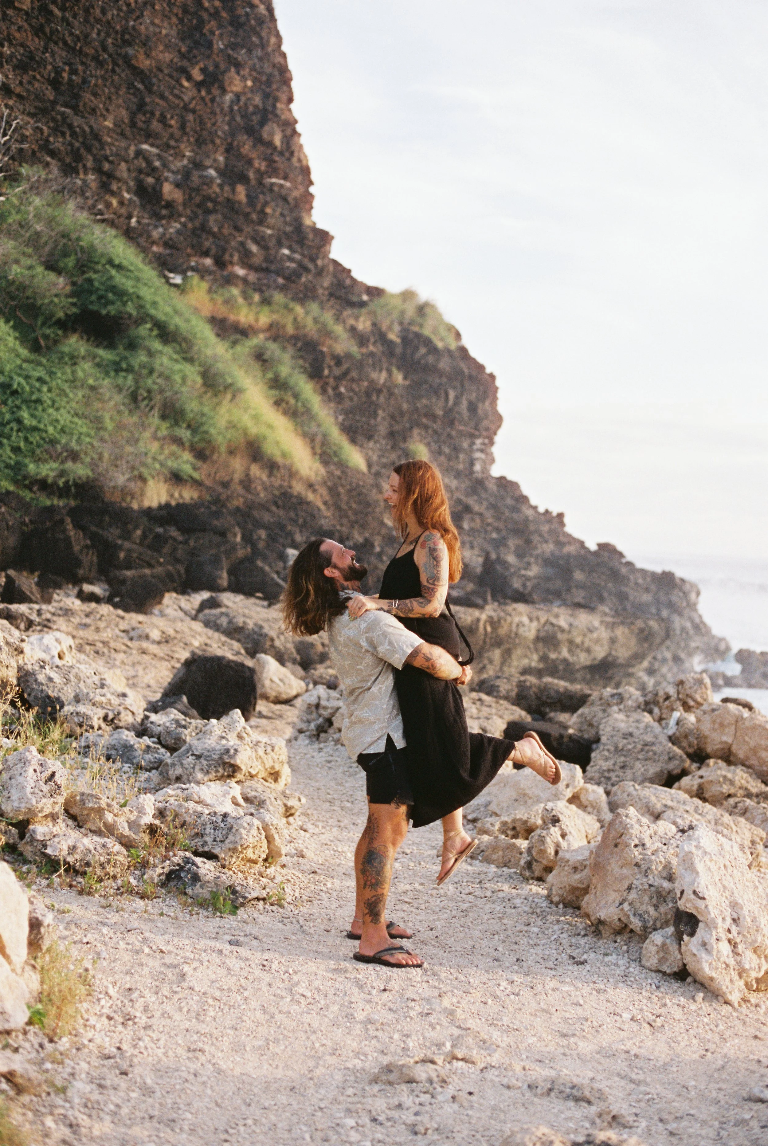 Couple photography in Oahu Hawaii.