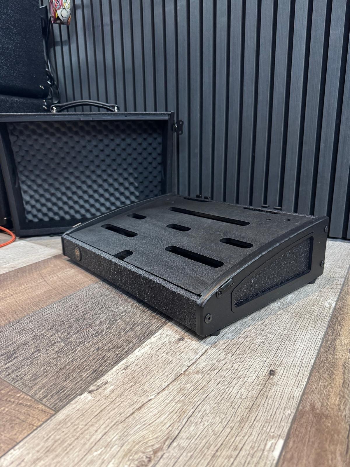 vox-hiwatt-style-black custom 2.jpeg