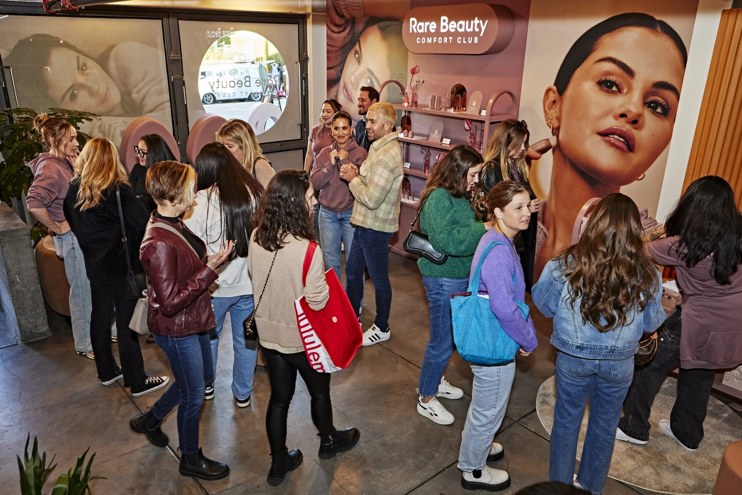 24_01_12_RareBeauty_HouseofGood_PopUp_1390.jpg