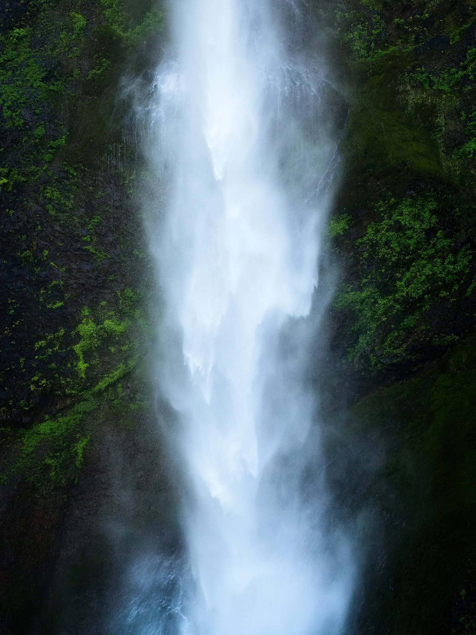 Roaring-Cascade-Series-3-Multnomah-Falls-[4x3]-(Web).jpg